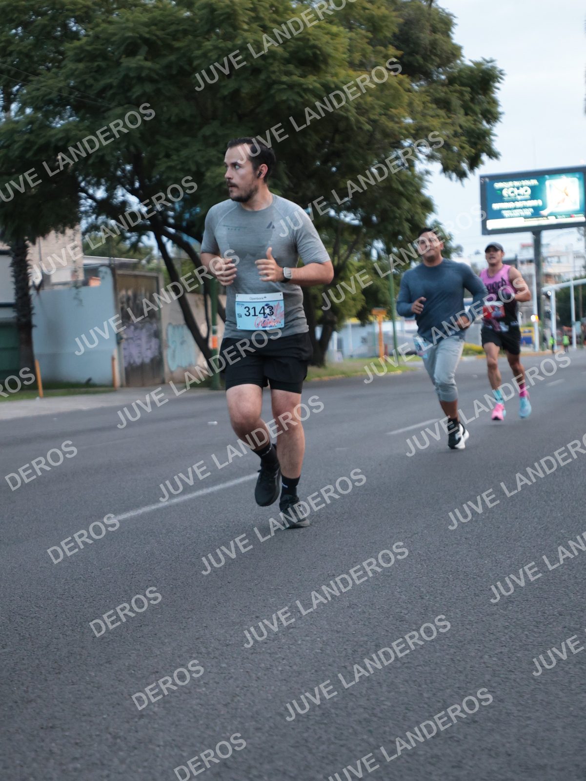 Foto del CIRCUITO DE LAS ESTACIONES OTOÑO GUADALAJARA en frente a Expo Guadalajara, Av. Mariano Otero 1499 a las 07:05 · dorsal 3143