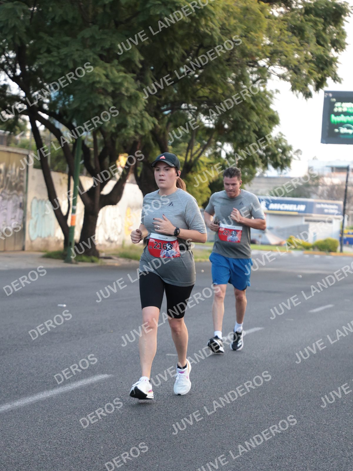 Foto del CIRCUITO DE LAS ESTACIONES OTOÑO GUADALAJARA en frente a Expo Guadalajara, Av. Mariano Otero 1499 a las 07:21 · dorsal 2163, 2248