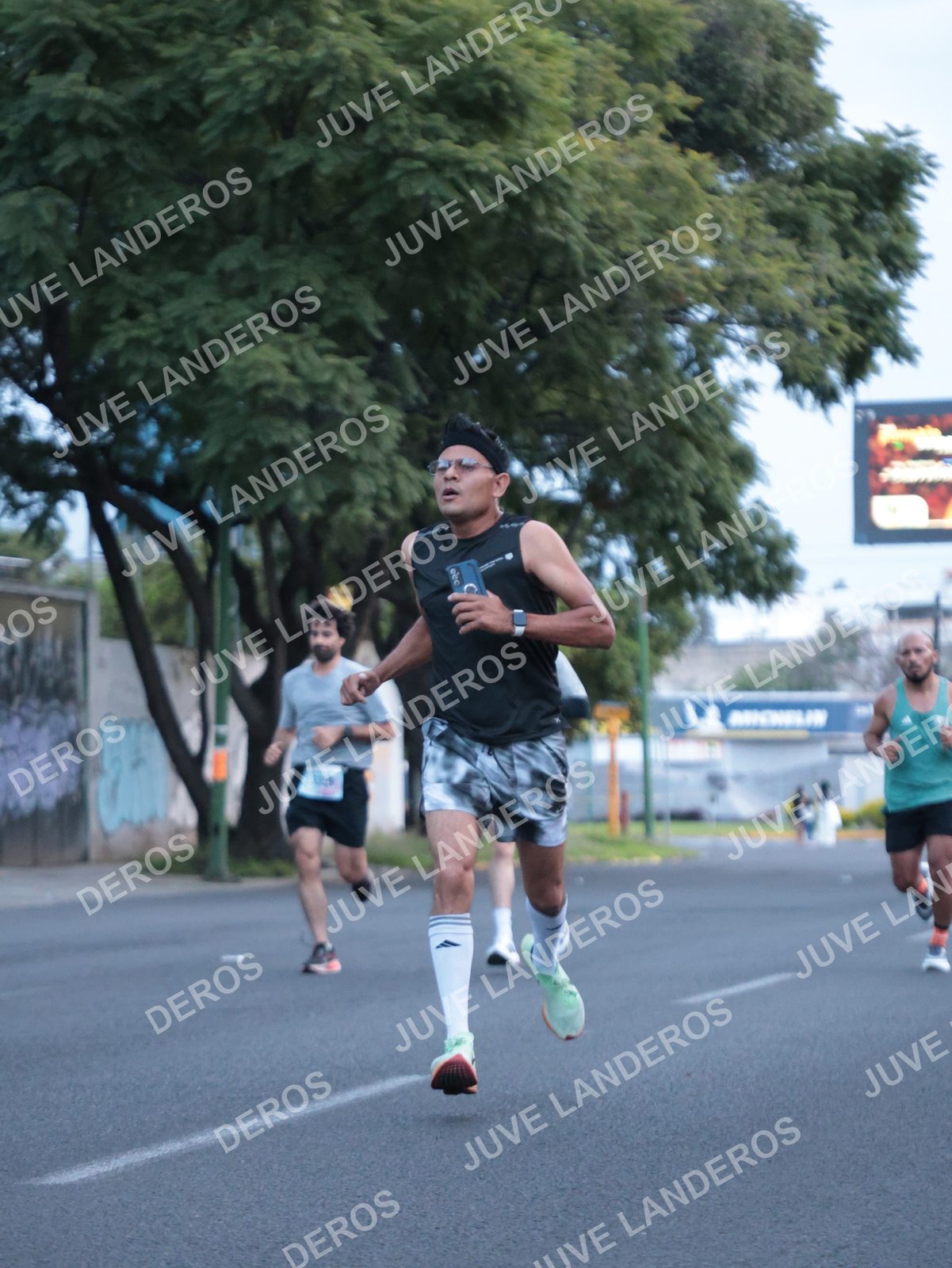 Foto del CIRCUITO DE LAS ESTACIONES OTOÑO GUADALAJARA en frente a Expo Guadalajara, Av. Mariano Otero 1499 a las 06:59