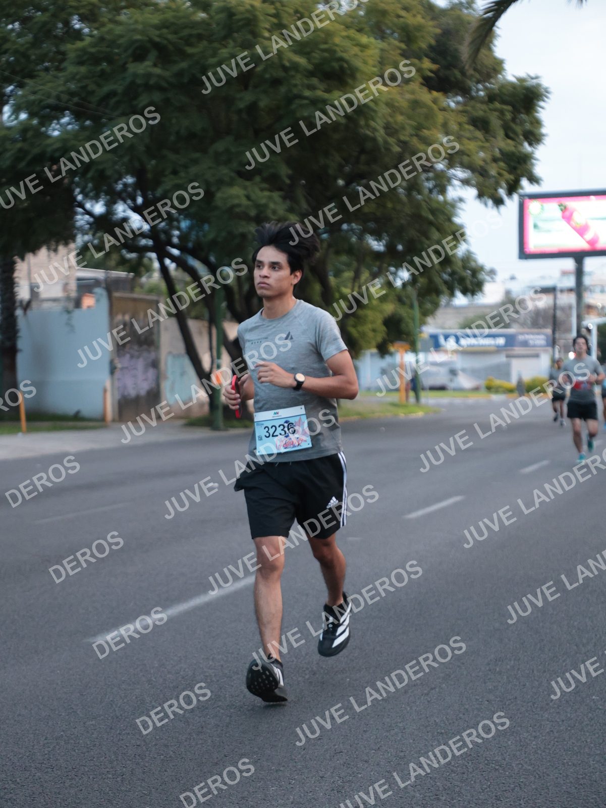 Foto del CIRCUITO DE LAS ESTACIONES OTOÑO GUADALAJARA en frente a Expo Guadalajara, Av. Mariano Otero 1499 a las 07:07 · dorsal 3236