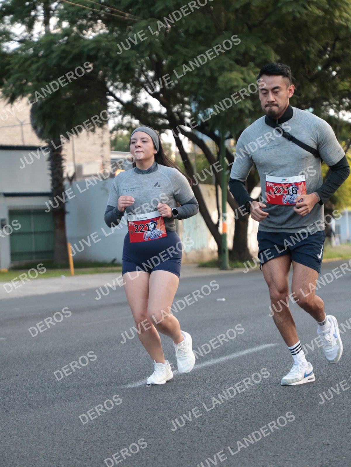 Foto del CIRCUITO DE LAS ESTACIONES OTOÑO GUADALAJARA en frente a Expo Guadalajara, Av. Mariano Otero 1499 a las 07:24 · dorsal 2216, 2217
