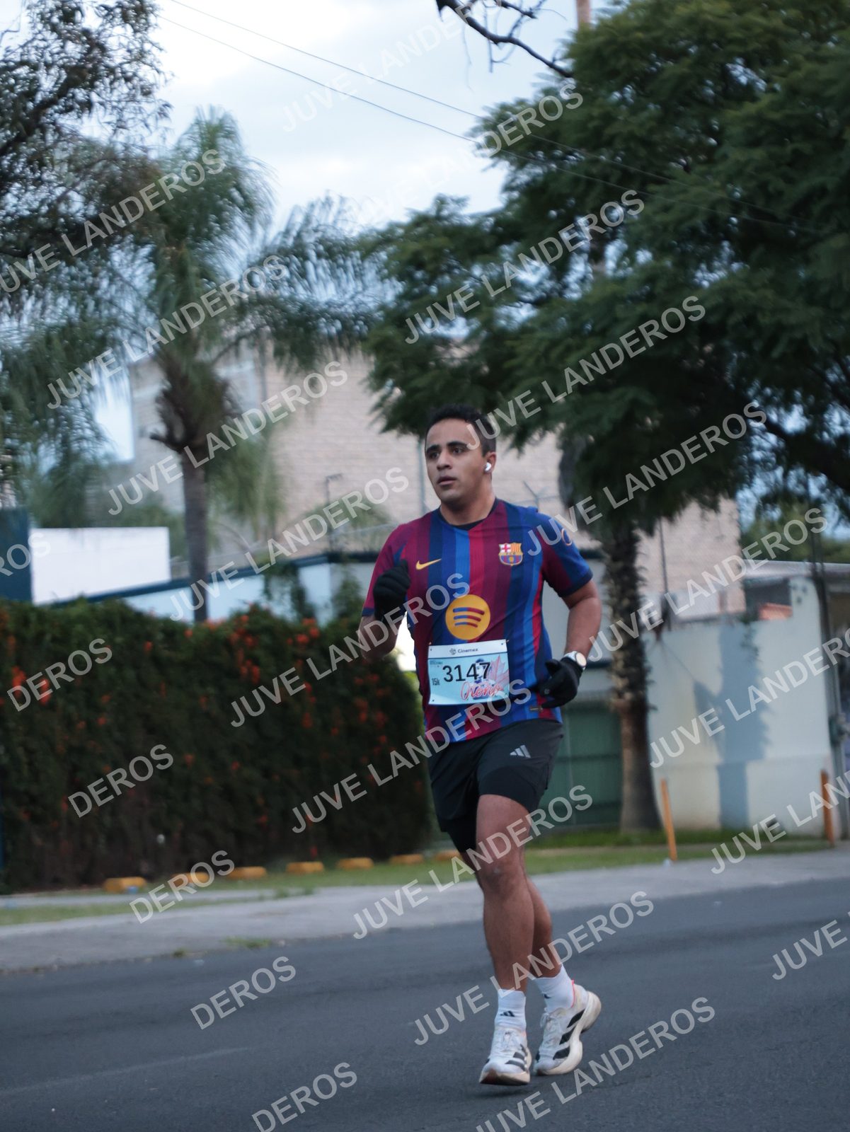 Foto del CIRCUITO DE LAS ESTACIONES OTOÑO GUADALAJARA en frente a Expo Guadalajara, Av. Mariano Otero 1499 a las 06:59 · dorsal 3147