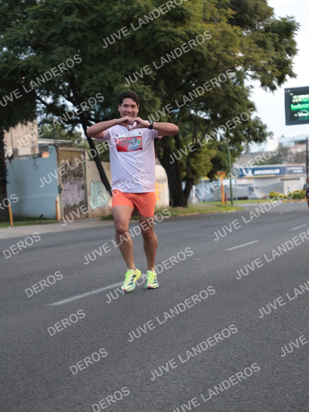 Foto del CIRCUITO DE LAS ESTACIONES OTOÑO GUADALAJARA en frente a Expo Guadalajara, Av. Mariano Otero 1499 a las 07:15 · dorsal 2064