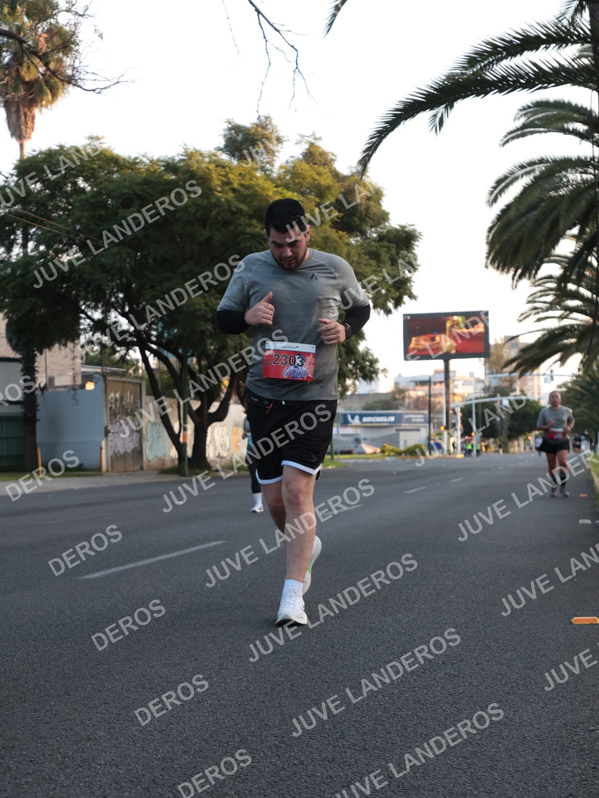 Foto del CIRCUITO DE LAS ESTACIONES OTOÑO GUADALAJARA en frente a Expo Guadalajara, Av. Mariano Otero 1499 a las 07:24 · dorsal 2303