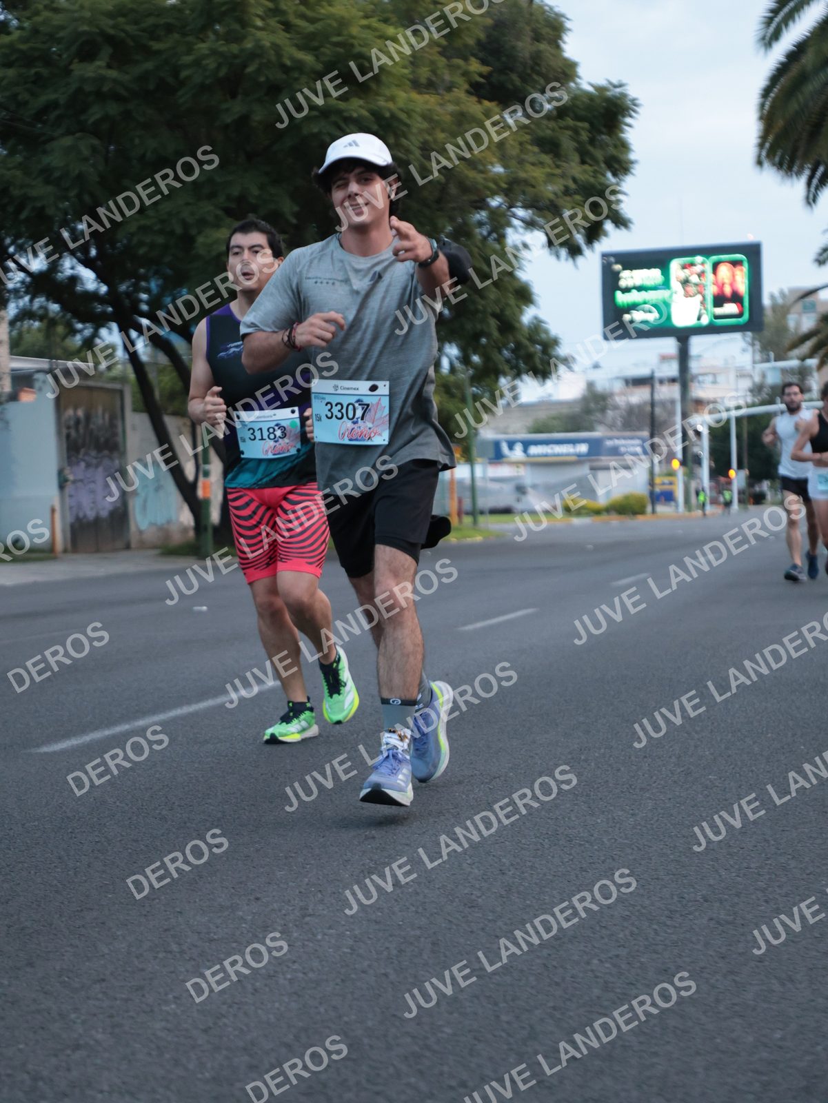 Foto del CIRCUITO DE LAS ESTACIONES OTOÑO GUADALAJARA en frente a Expo Guadalajara, Av. Mariano Otero 1499 a las 07:03 · dorsal 3183, 19