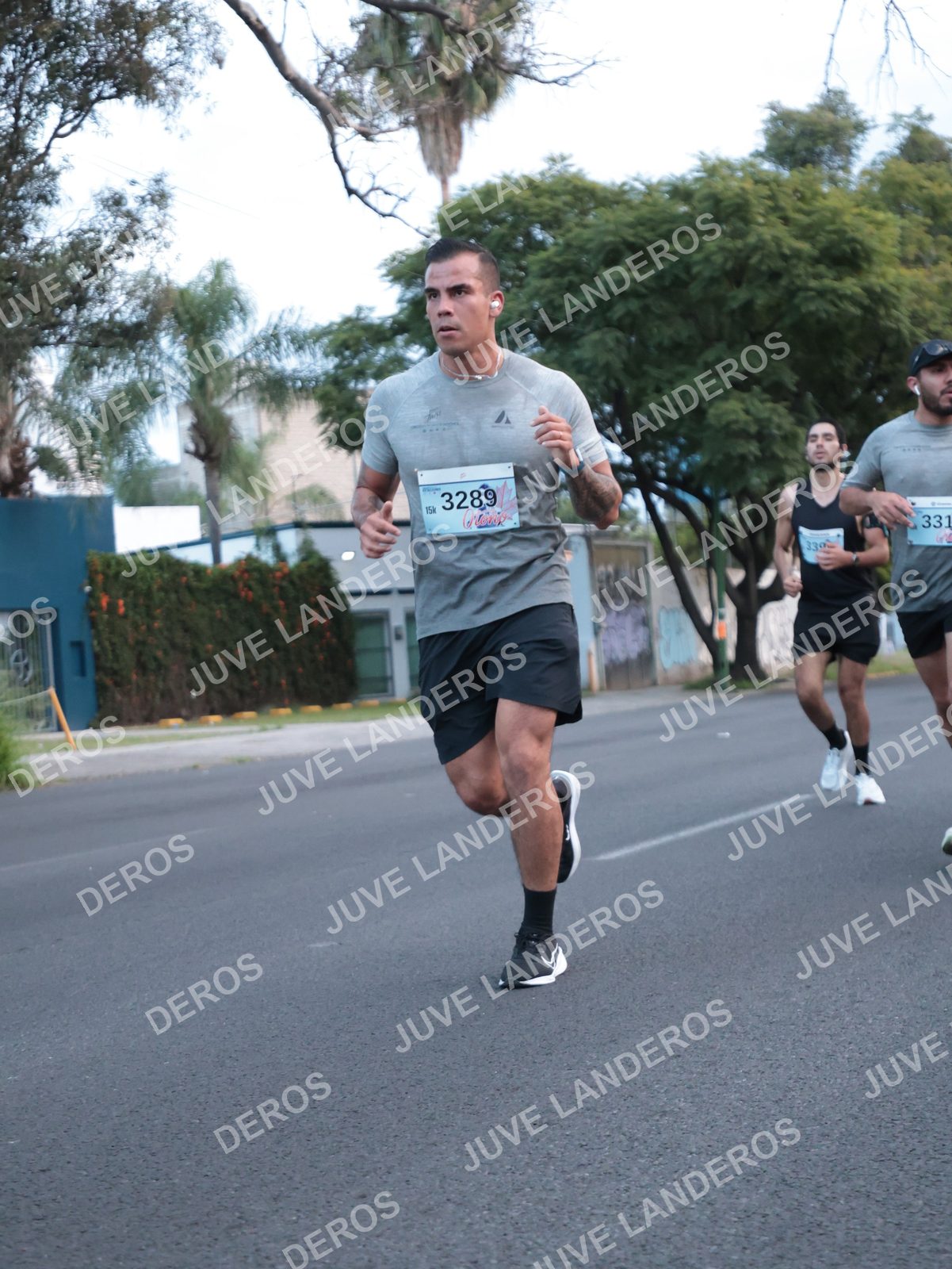 Foto del CIRCUITO DE LAS ESTACIONES OTOÑO GUADALAJARA en frente a Expo Guadalajara, Av. Mariano Otero 1499 a las 07:02 · dorsal 3289, 331