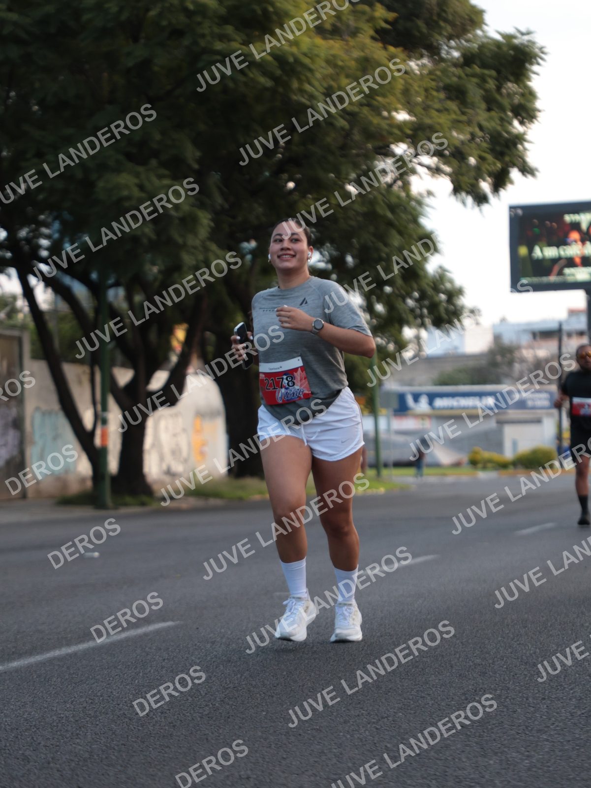 Foto del CIRCUITO DE LAS ESTACIONES OTOÑO GUADALAJARA en frente a Expo Guadalajara, Av. Mariano Otero 1499 a las 07:29 · dorsal 2178
