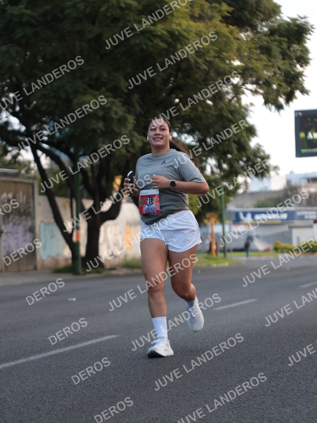 Foto del CIRCUITO DE LAS ESTACIONES OTOÑO GUADALAJARA en frente a Expo Guadalajara, Av. Mariano Otero 1499 a las 07:29 · dorsal 2178