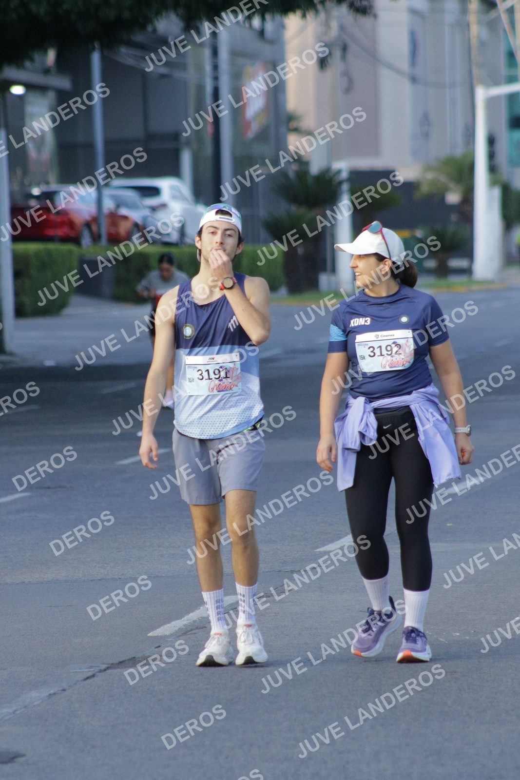 Foto del CIRCUITO DE LAS ESTACIONES OTOÑO GUADALAJARA en frente a Expo Guadalajara, Av. Mariano Otero 1499 a las 07:48 · dorsal 3191, 3192