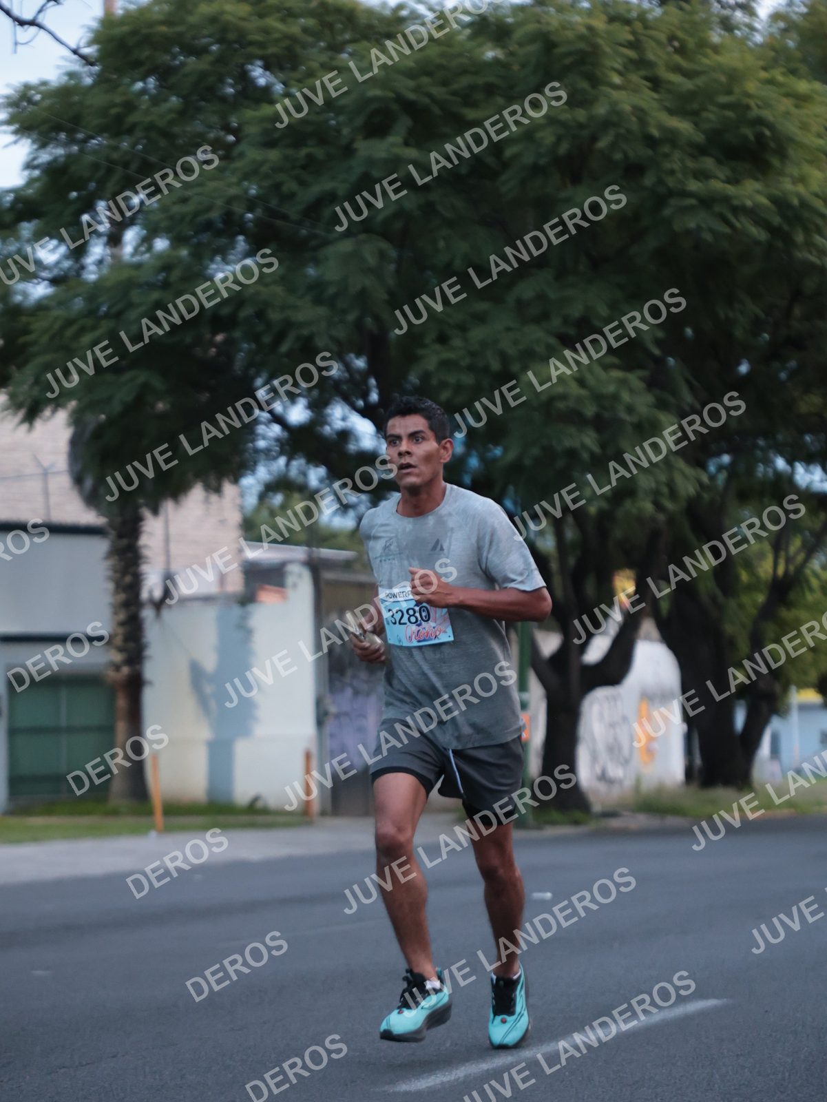 Foto del CIRCUITO DE LAS ESTACIONES OTOÑO GUADALAJARA en frente a Expo Guadalajara, Av. Mariano Otero 1499 a las 06:59 · dorsal 3280