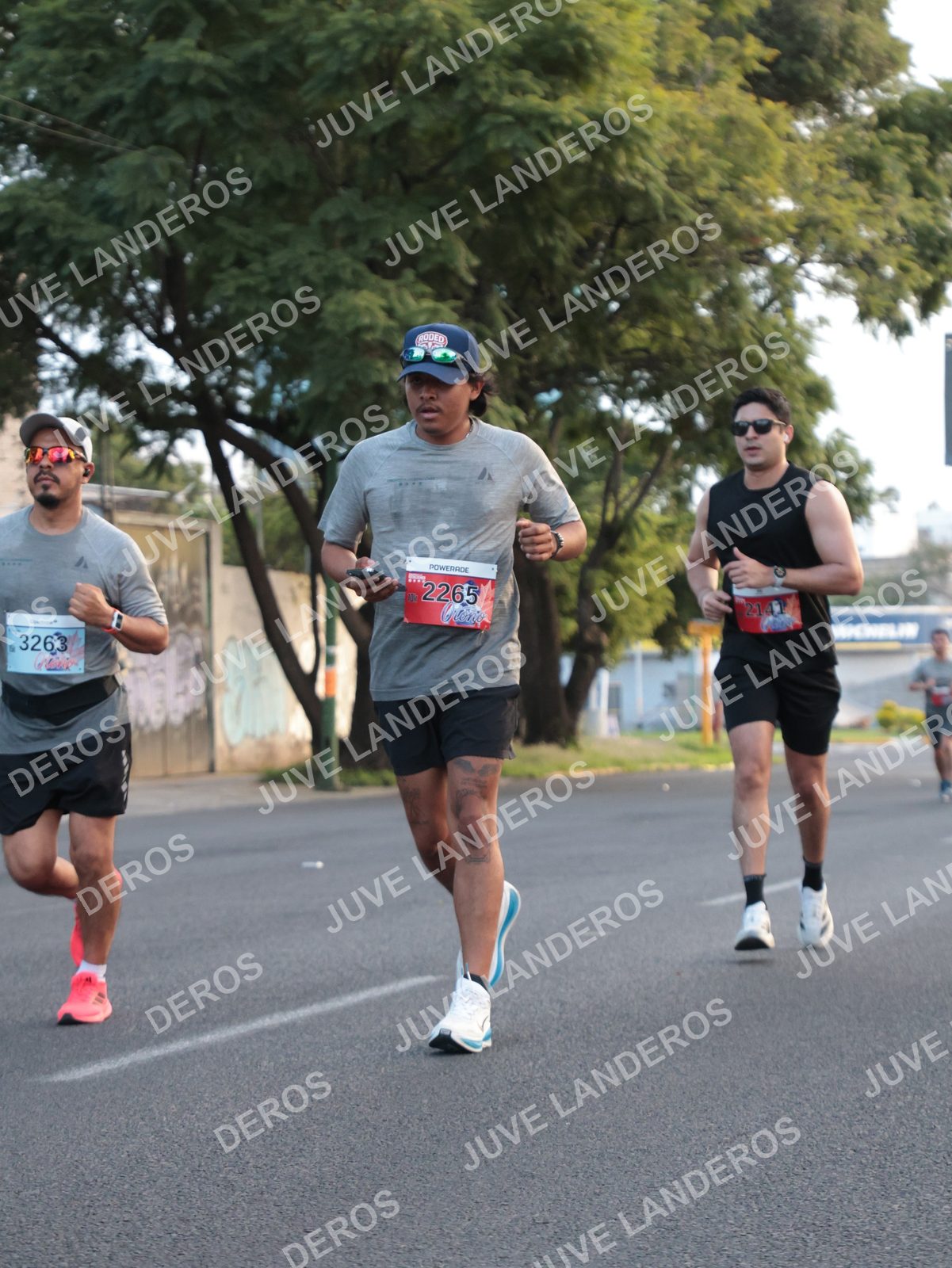Foto del CIRCUITO DE LAS ESTACIONES OTOÑO GUADALAJARA en frente a Expo Guadalajara, Av. Mariano Otero 1499 a las 07:18 · dorsal 2265, 3263, 2141