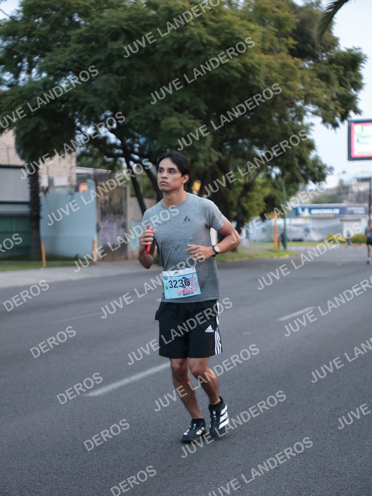 Foto del CIRCUITO DE LAS ESTACIONES OTOÑO GUADALAJARA en frente a Expo Guadalajara, Av. Mariano Otero 1499 a las 07:07 · dorsal 3236