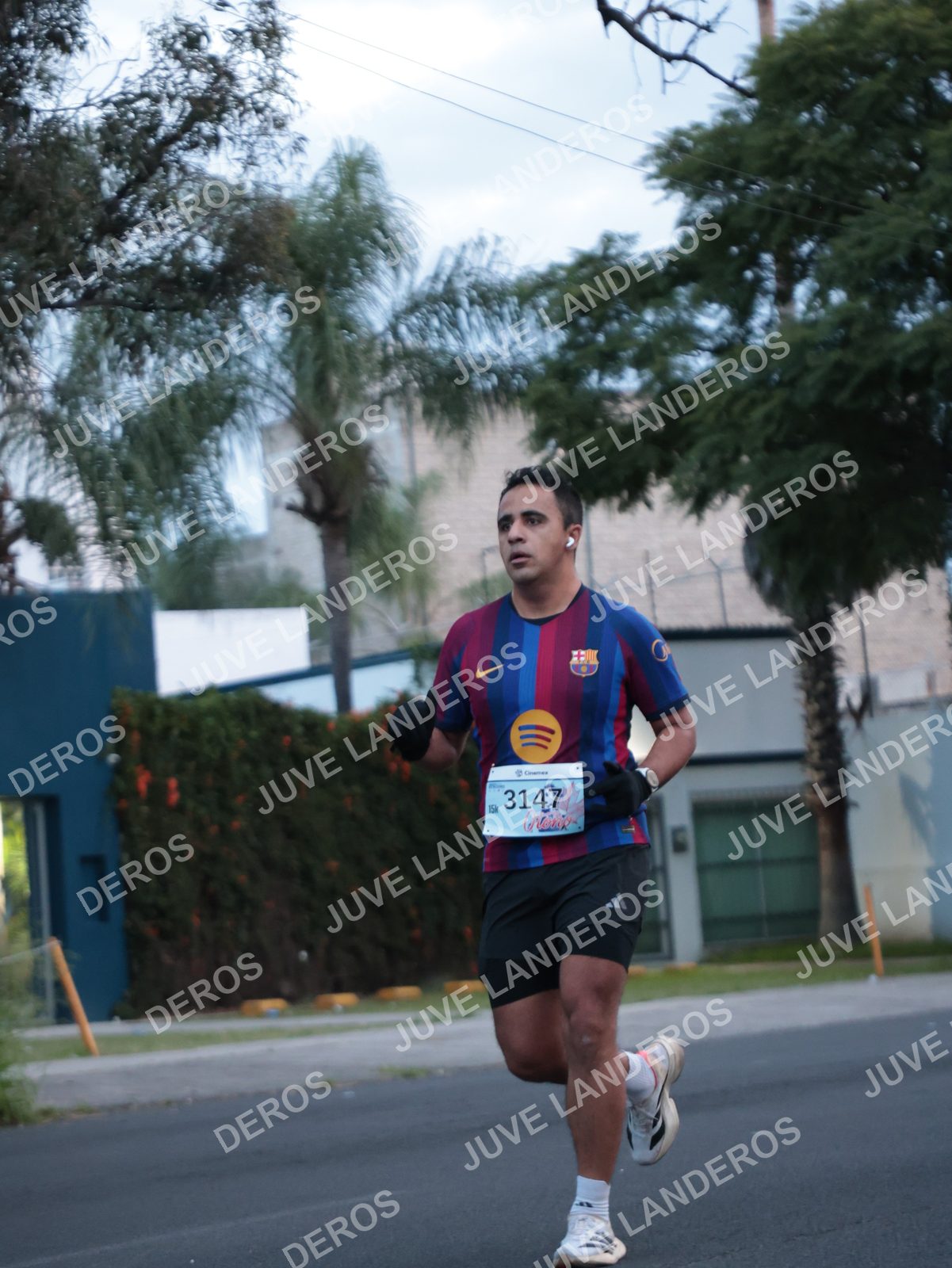 Foto del CIRCUITO DE LAS ESTACIONES OTOÑO GUADALAJARA en frente a Expo Guadalajara, Av. Mariano Otero 1499 a las 06:59 · dorsal 3147