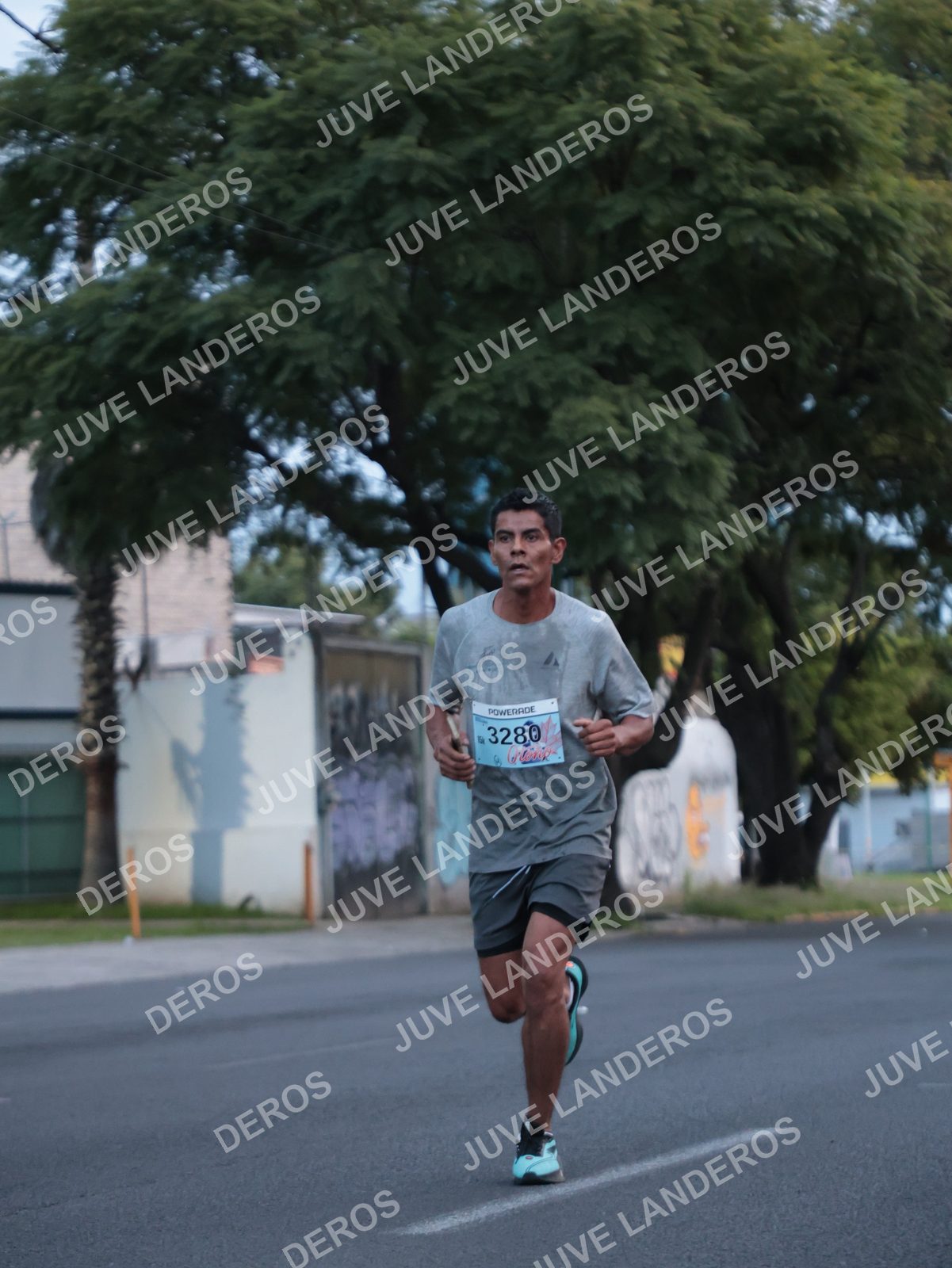 Foto del CIRCUITO DE LAS ESTACIONES OTOÑO GUADALAJARA en frente a Expo Guadalajara, Av. Mariano Otero 1499 a las 06:59 · dorsal 3280