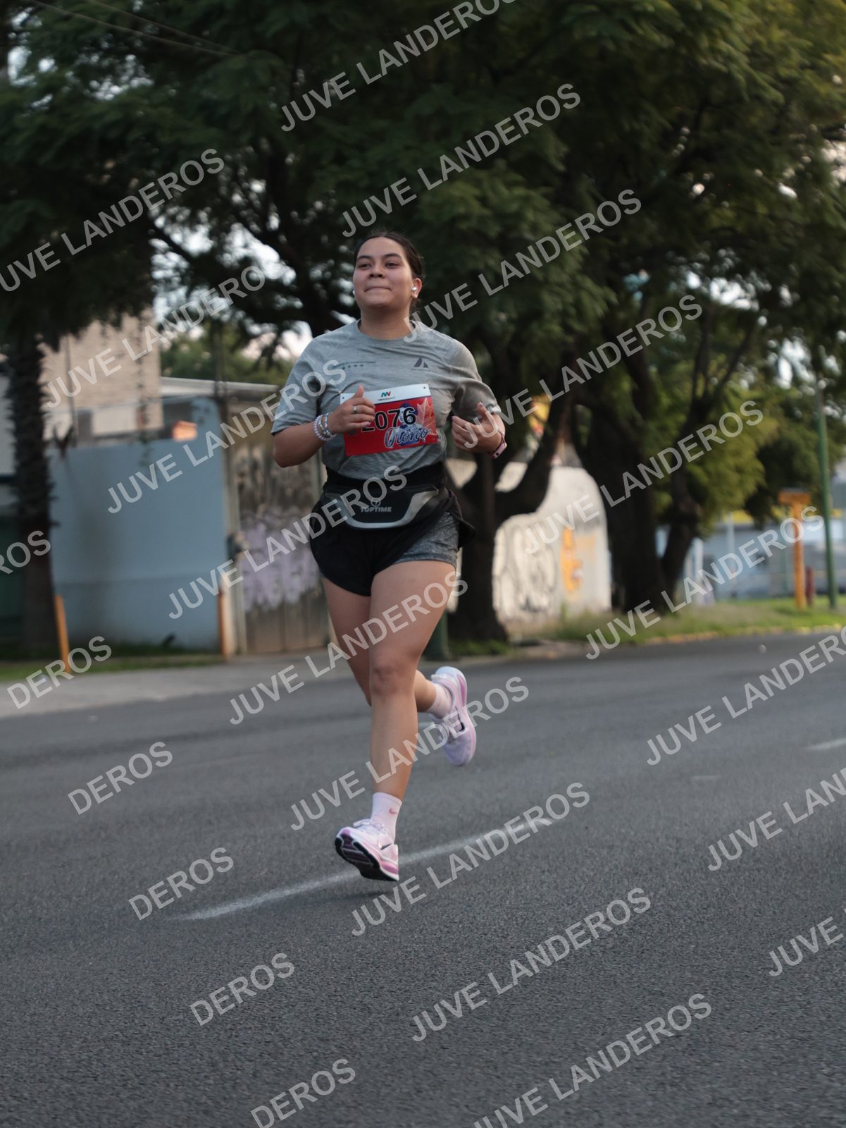 Foto del CIRCUITO DE LAS ESTACIONES OTOÑO GUADALAJARA en frente a Expo Guadalajara, Av. Mariano Otero 1499 a las 07:31 · dorsal 2076