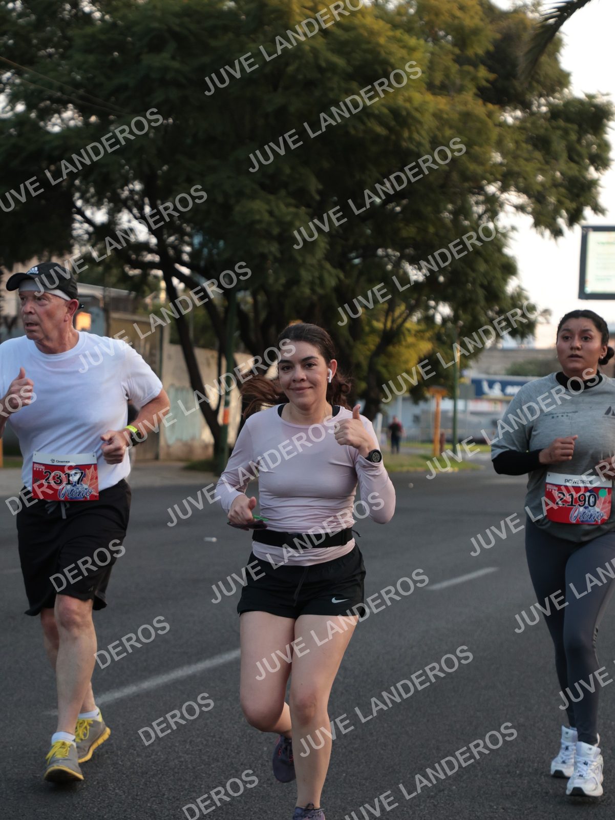 Foto del CIRCUITO DE LAS ESTACIONES OTOÑO GUADALAJARA en frente a Expo Guadalajara, Av. Mariano Otero 1499 a las 07:22 · dorsal 2190, 2317