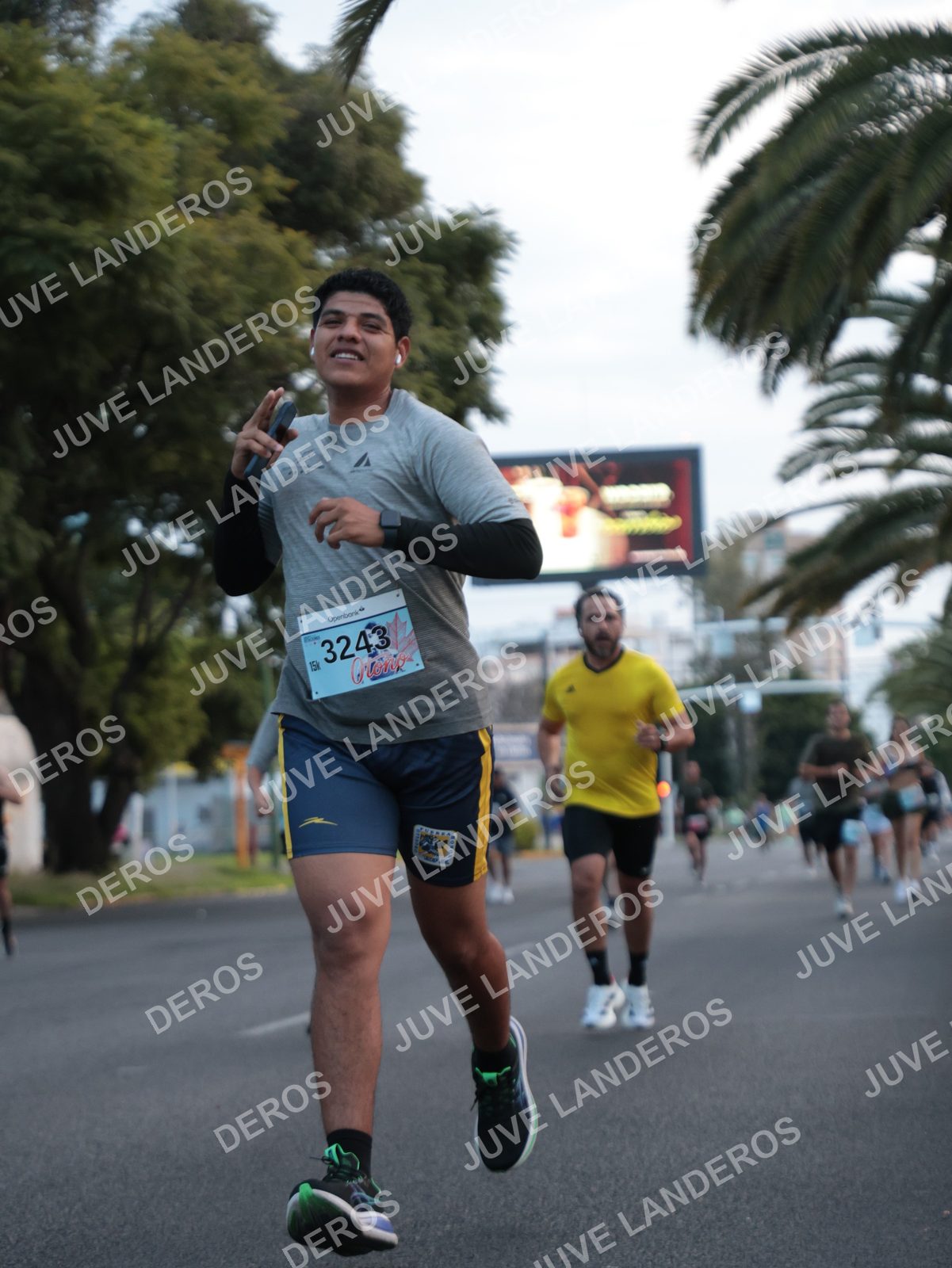 Foto del CIRCUITO DE LAS ESTACIONES OTOÑO GUADALAJARA en frente a Expo Guadalajara, Av. Mariano Otero 1499 a las 07:11 · dorsal 3243
