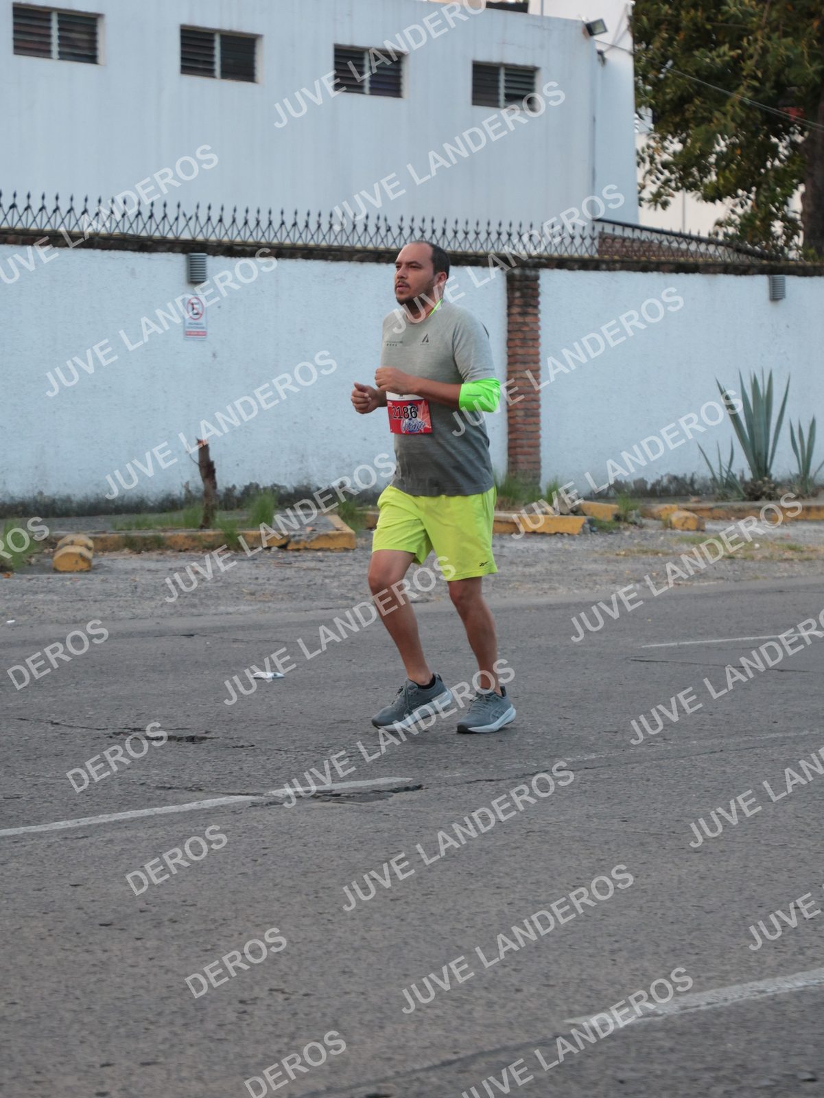 Foto del CIRCUITO DE LAS ESTACIONES OTOÑO GUADALAJARA en frente a Expo Guadalajara, Av. Mariano Otero 1499 a las 07:36 · dorsal 2186