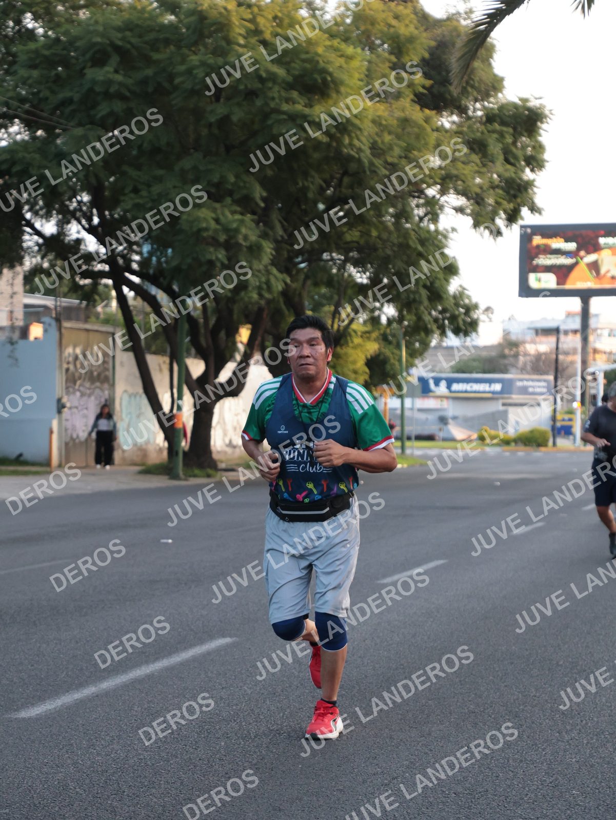 Foto del CIRCUITO DE LAS ESTACIONES OTOÑO GUADALAJARA en frente a Expo Guadalajara, Av. Mariano Otero 1499 a las 07:21