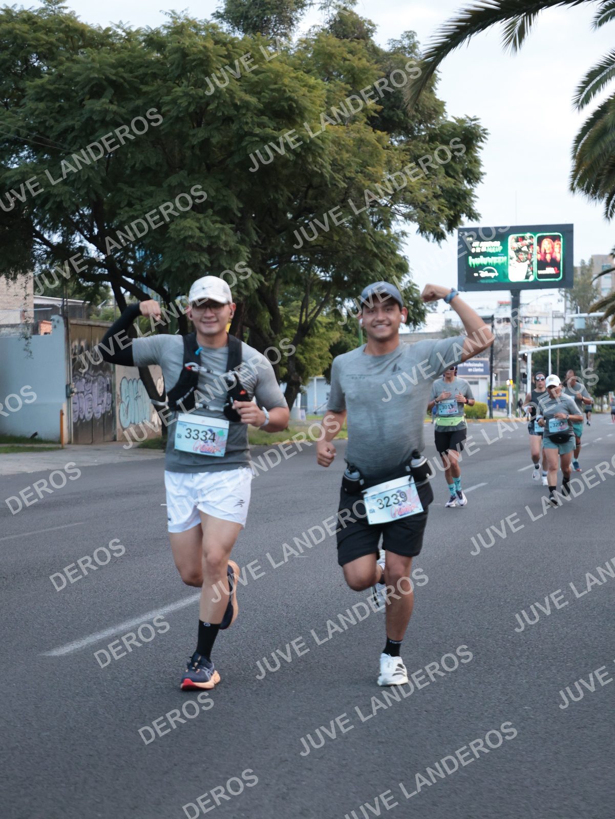 Foto del CIRCUITO DE LAS ESTACIONES OTOÑO GUADALAJARA en frente a Expo Guadalajara, Av. Mariano Otero 1499 a las 07:07 · dorsal 3334, 3239