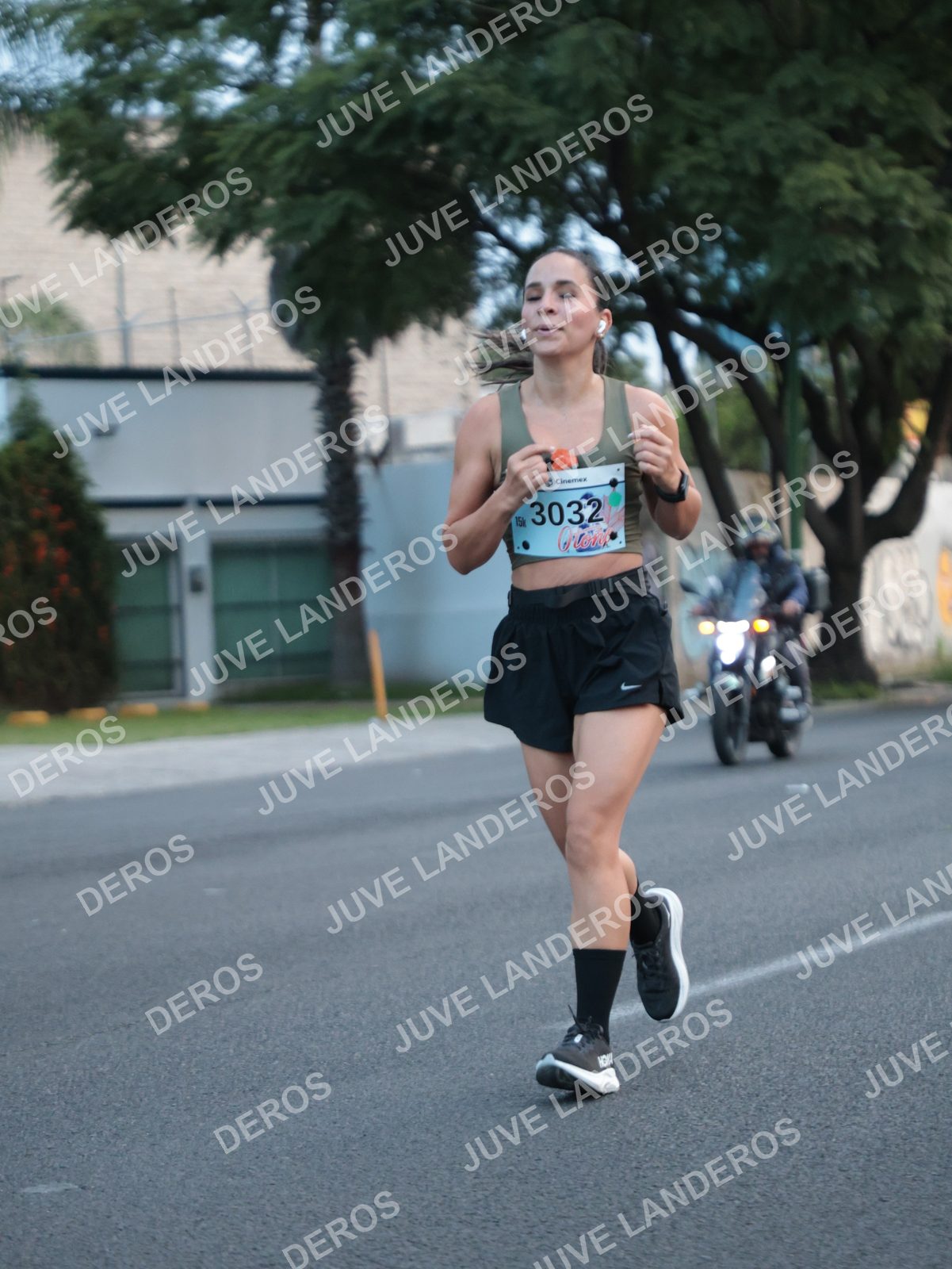 Foto del CIRCUITO DE LAS ESTACIONES OTOÑO GUADALAJARA en frente a Expo Guadalajara, Av. Mariano Otero 1499 a las 07:10 · dorsal 3032
