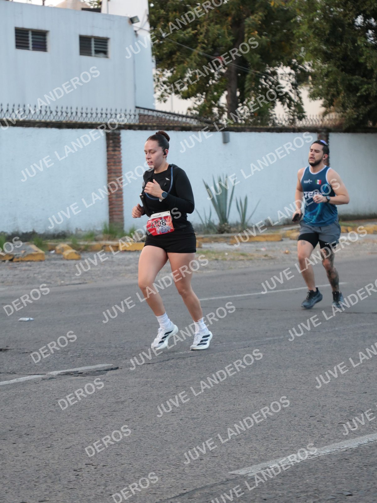 Foto del CIRCUITO DE LAS ESTACIONES OTOÑO GUADALAJARA en frente a Expo Guadalajara, Av. Mariano Otero 1499 a las 07:36 · dorsal 2208