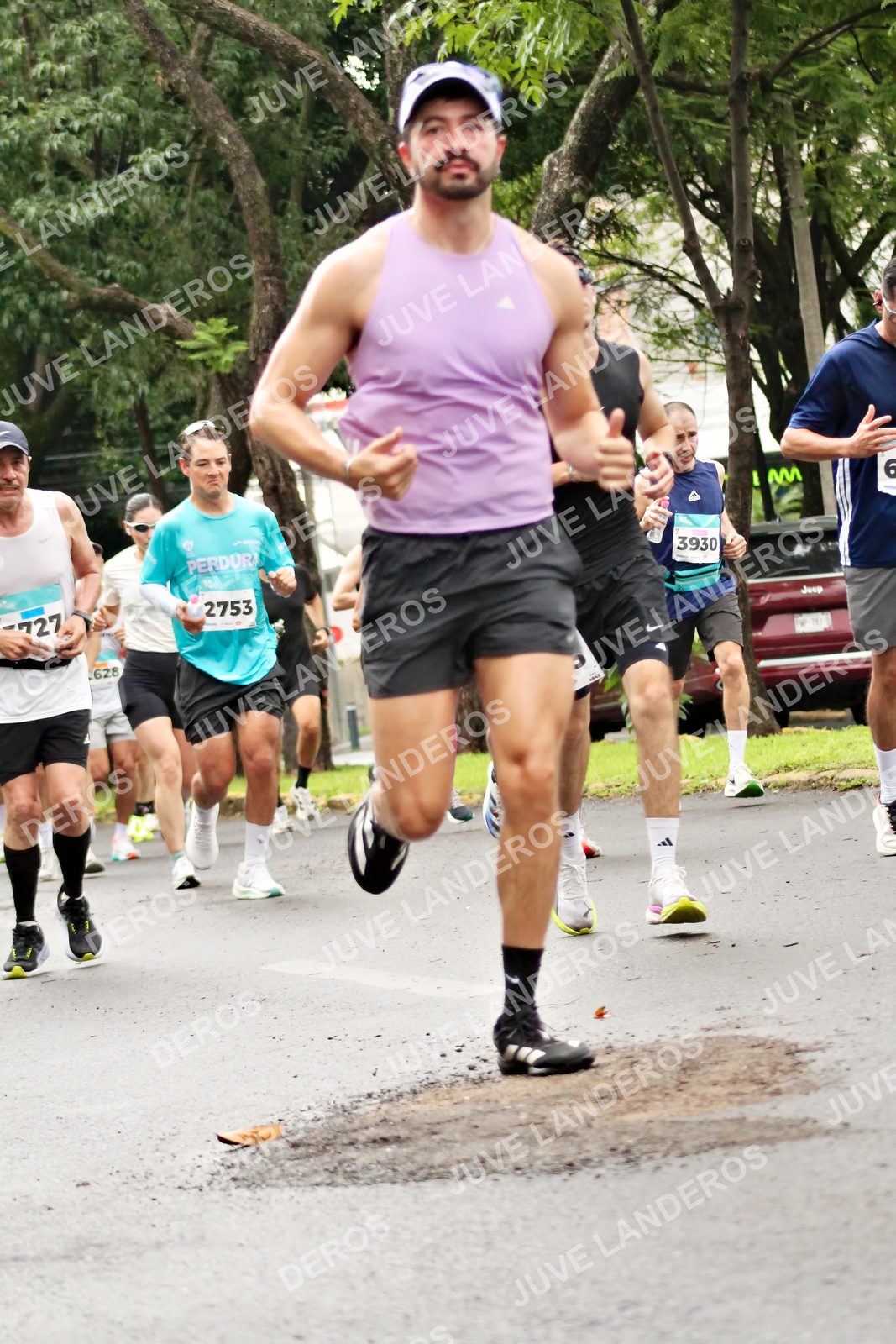 Foto del MEDIO MARATÓN ATLAS en Av. Patria, frente al Parque El Polvorín, Zapopan a las 08:26 · dorsal 2753, 3930, 727, 6