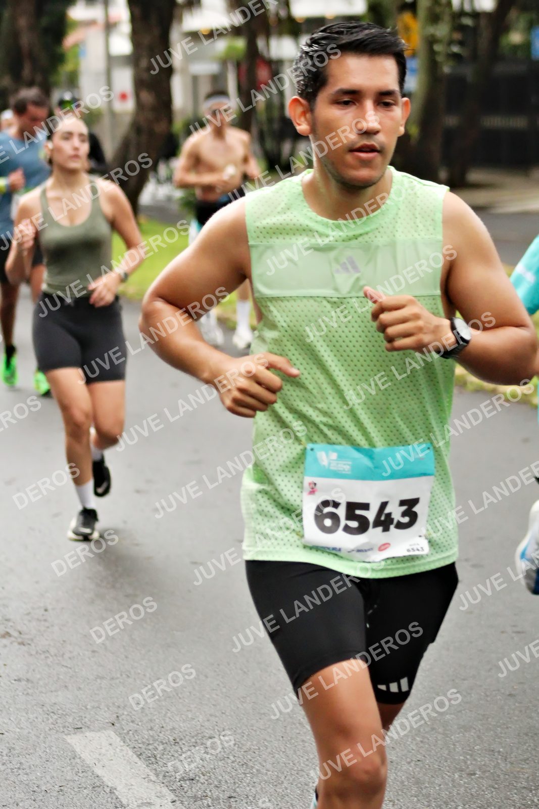 Foto del MEDIO MARATÓN ATLAS en Av. Patria, frente al Parque El Polvorín, Zapopan a las 08:12 · dorsal 6543
