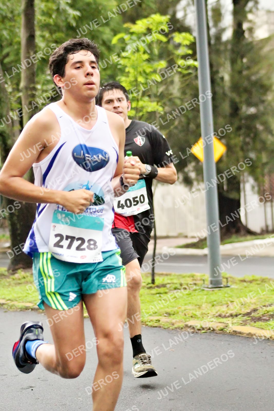 Foto del MEDIO MARATÓN ATLAS en Av. Patria, frente al Parque El Polvorín, Zapopan a las 08:07 · dorsal 4050, 2728