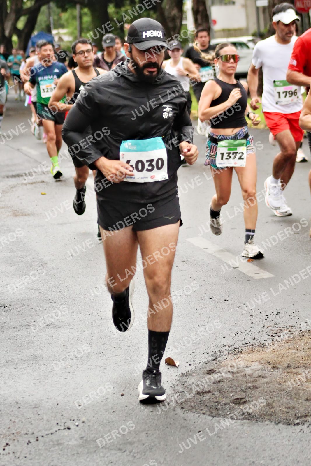 Foto del MEDIO MARATÓN ATLAS en Av. Patria, frente al Parque El Polvorín, Zapopan a las 08:20 · dorsal 1372, 1796, 4030