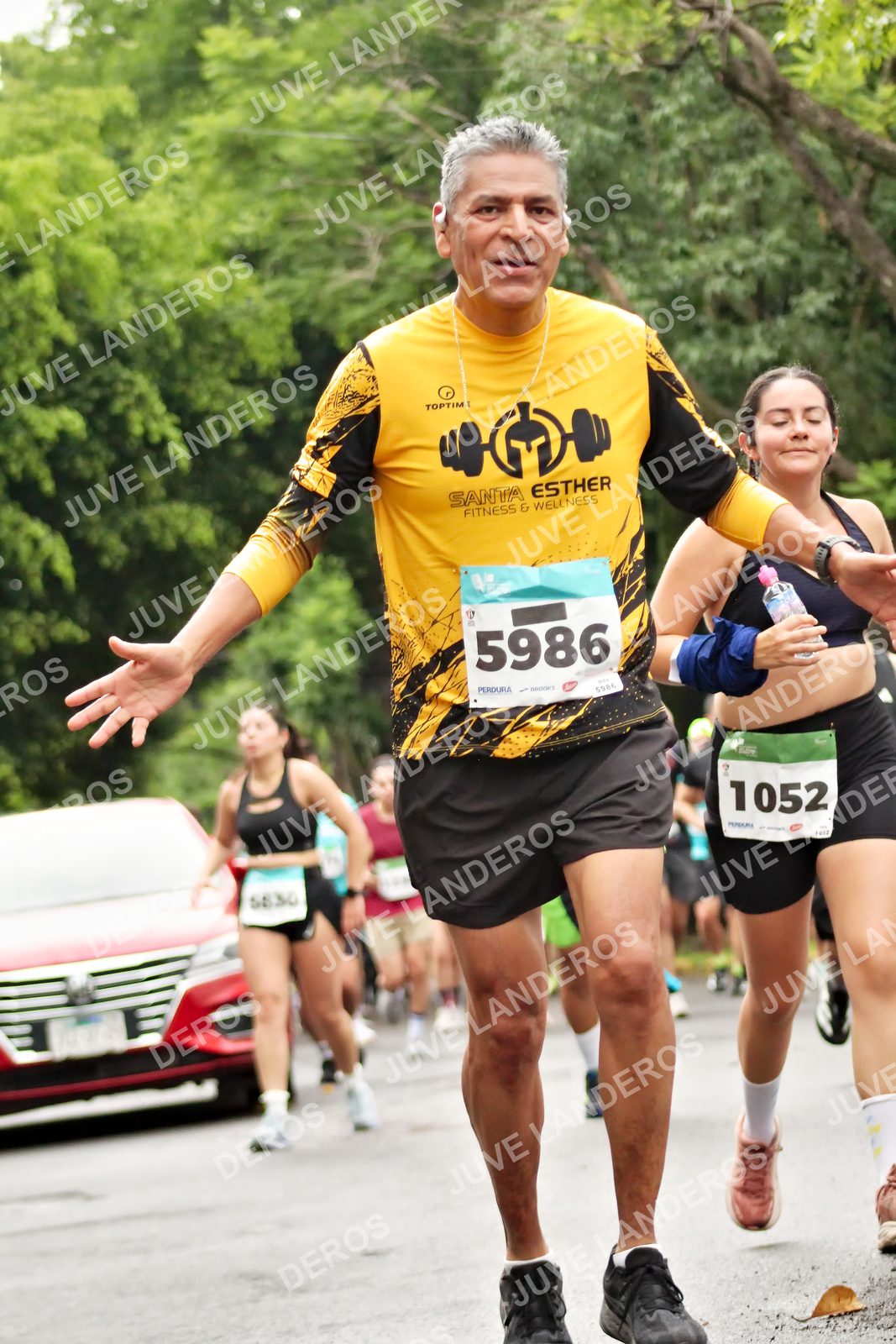 Foto del MEDIO MARATÓN ATLAS en Av. Patria, frente al Parque El Polvorín, Zapopan a las 08:34 · dorsal 1052, 5986
