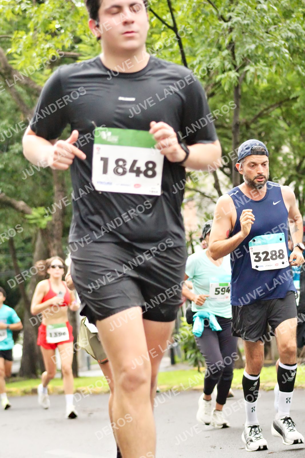 Foto del MEDIO MARATÓN ATLAS en Av. Patria, frente al Parque El Polvorín, Zapopan a las 08:26 · dorsal 1848, 3288, 594, 1390