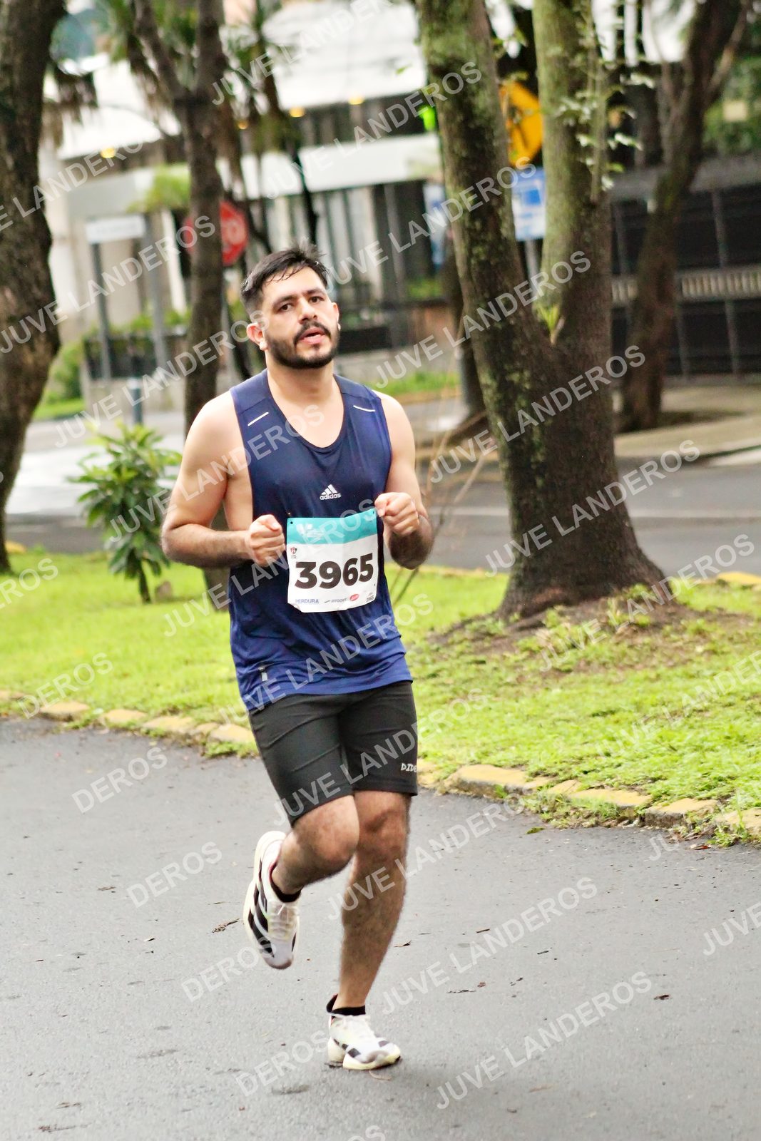 Foto del MEDIO MARATÓN ATLAS en Av. Patria, frente al Parque El Polvorín, Zapopan a las 08:08 · dorsal 3965