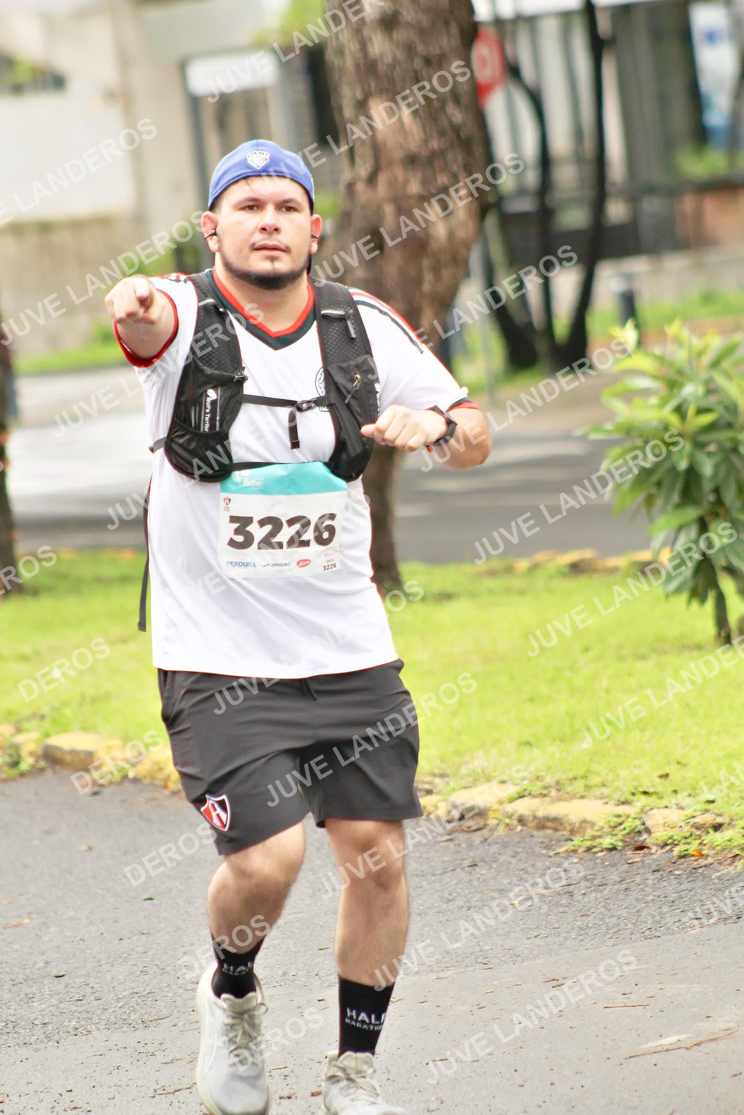 Foto del MEDIO MARATÓN ATLAS en Av. Patria, frente al Parque El Polvorín, Zapopan a las 08:56 · dorsal 3226