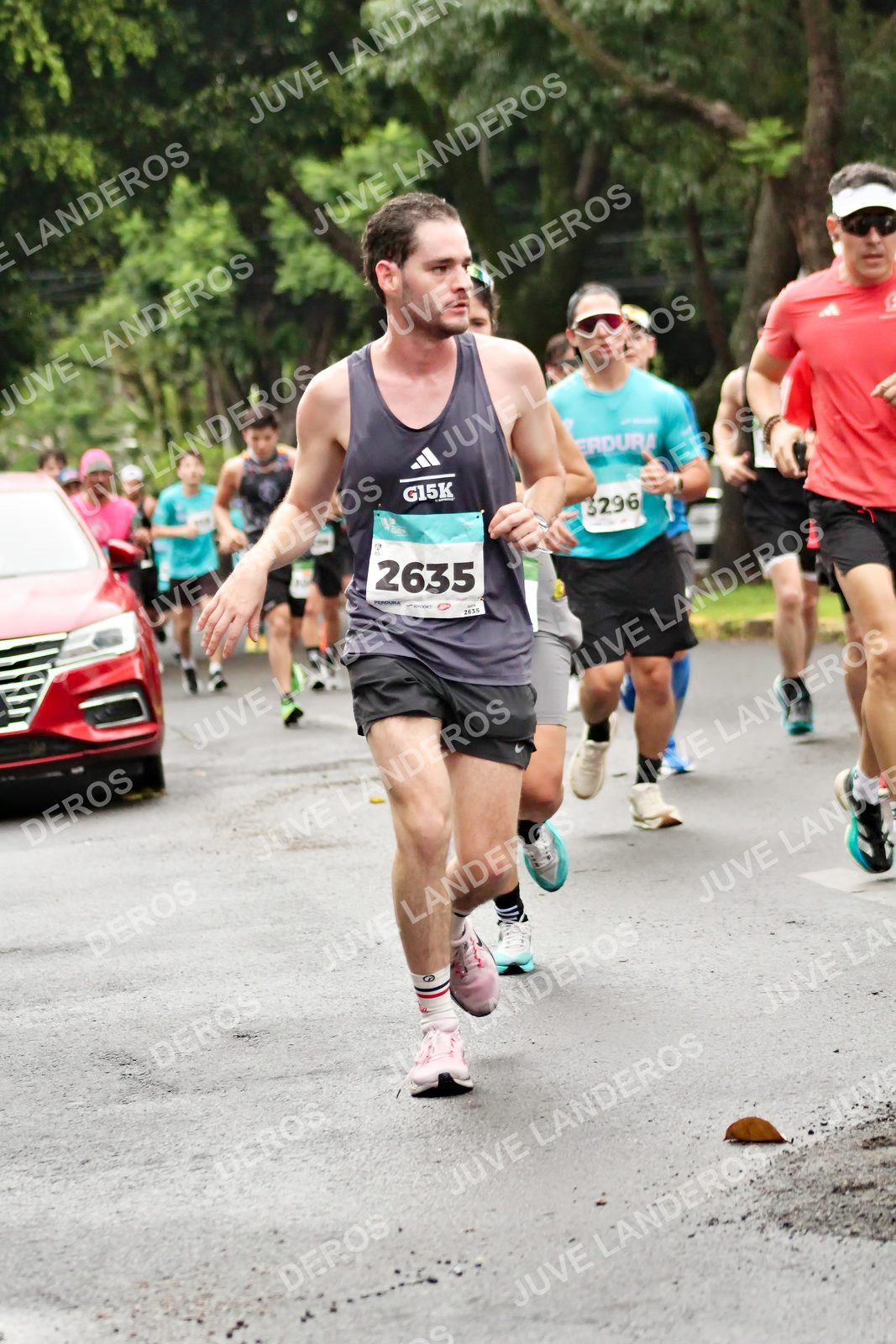 Foto del MEDIO MARATÓN ATLAS en Av. Patria, frente al Parque El Polvorín, Zapopan a las 08:21 · dorsal 2635, 3296