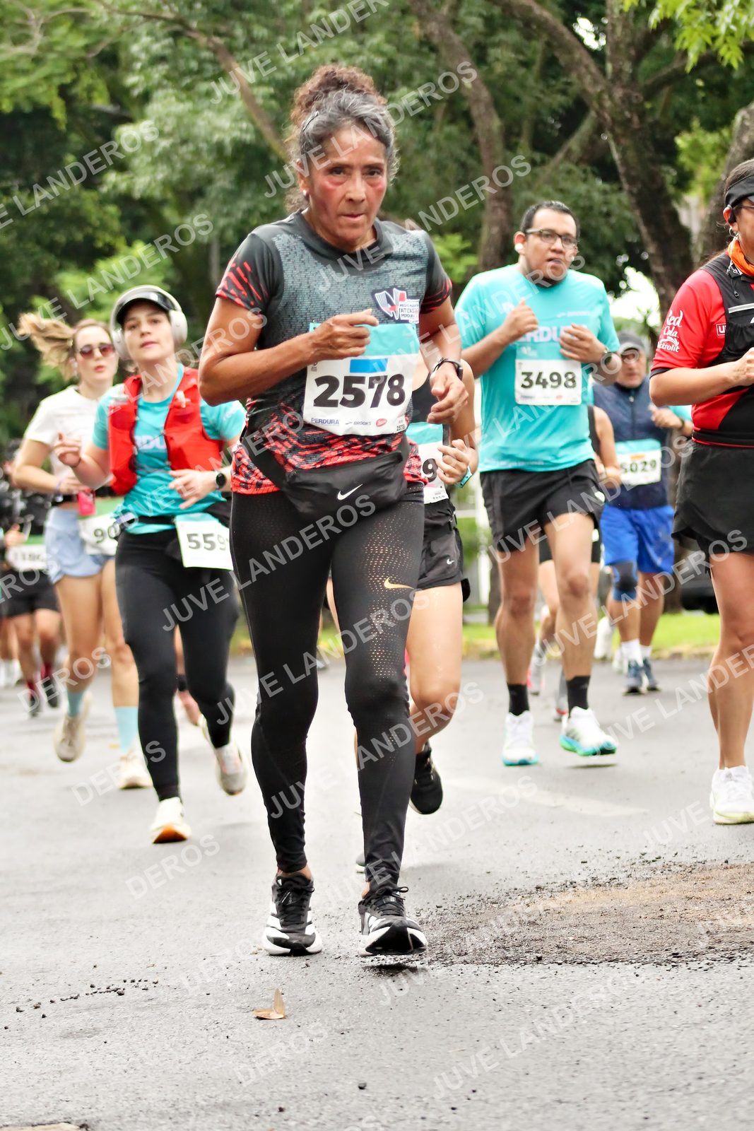 Foto del MEDIO MARATÓN ATLAS en Av. Patria, frente al Parque El Polvorín, Zapopan a las 08:42 · dorsal 2578, 3498, 90, 5029