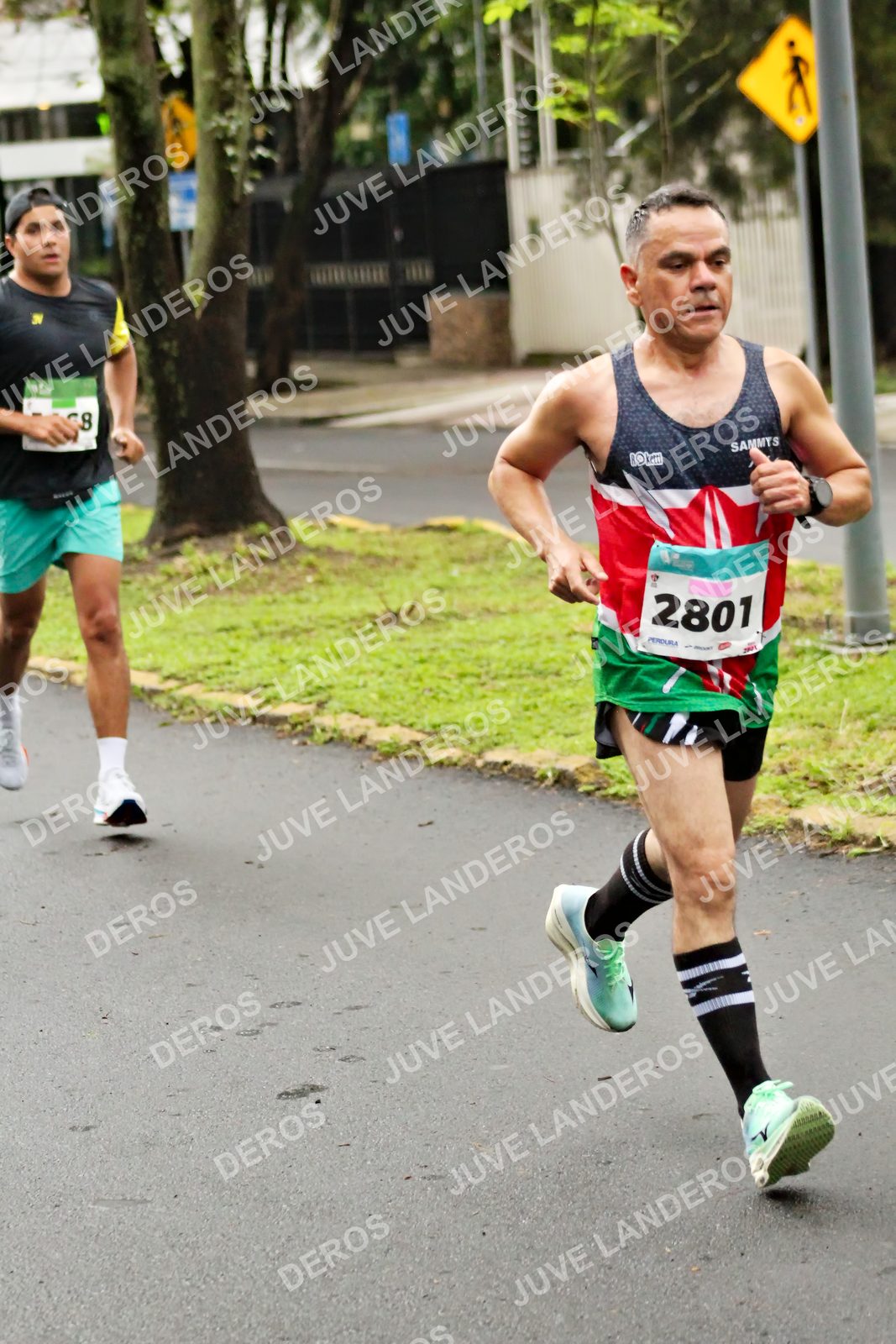 Foto del MEDIO MARATÓN ATLAS en Av. Patria, frente al Parque El Polvorín, Zapopan a las 08:09 · dorsal 2801