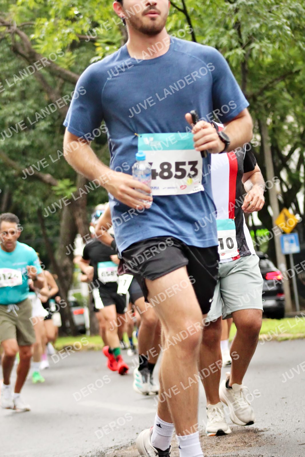 Foto del MEDIO MARATÓN ATLAS en Av. Patria, frente al Parque El Polvorín, Zapopan a las 08:27 · dorsal 10