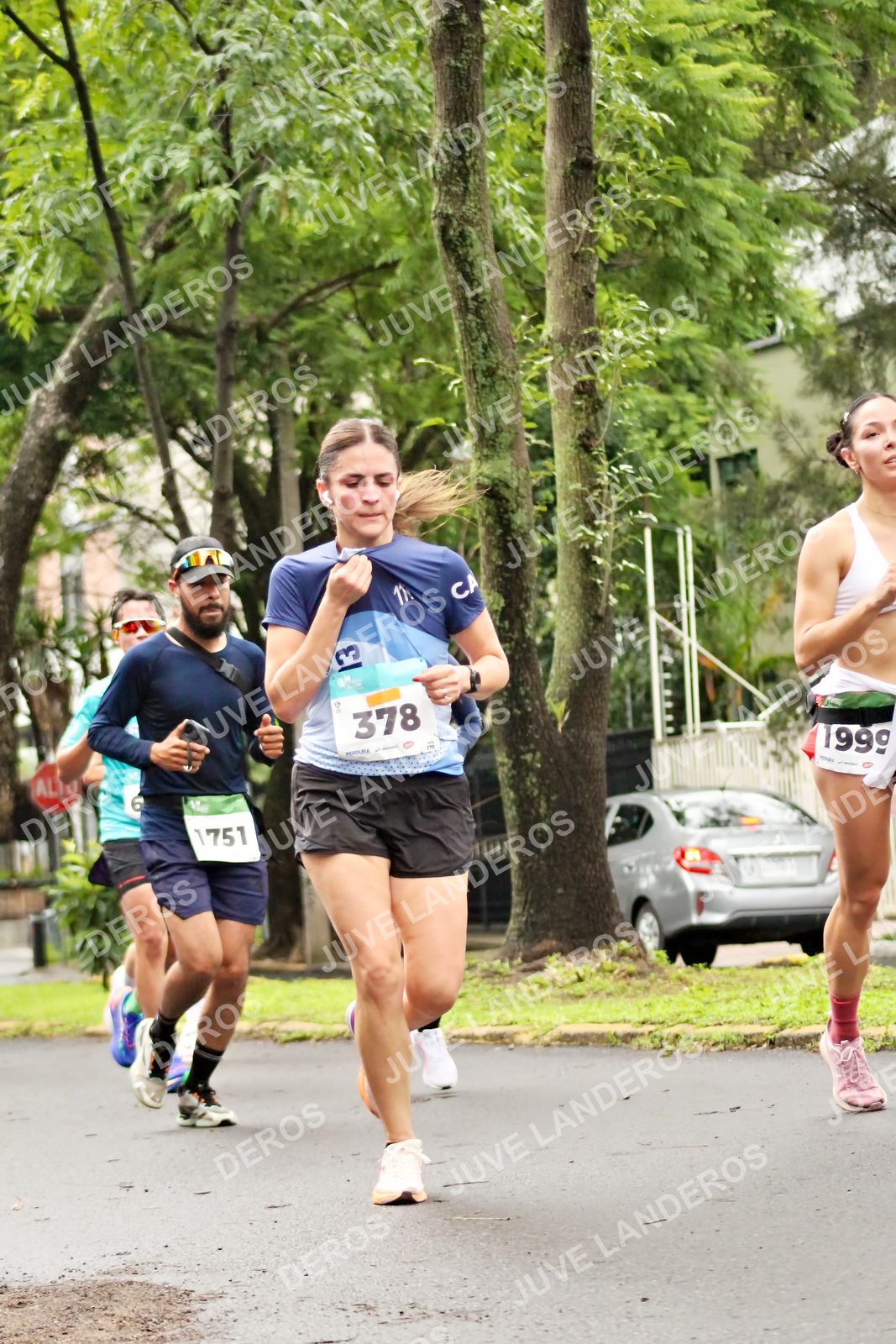Foto del MEDIO MARATÓN ATLAS en Av. Patria, frente al Parque El Polvorín, Zapopan a las 08:25 · dorsal 378, 1751, 13, 1999