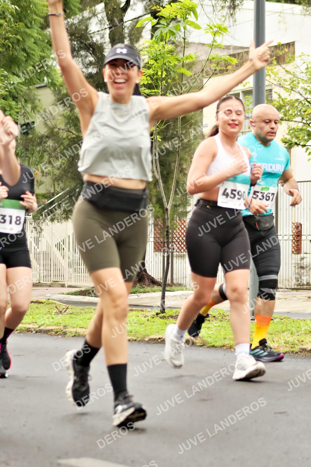 Foto del MEDIO MARATÓN ATLAS en Av. Patria, frente al Parque El Polvorín, Zapopan a las 08:40 · dorsal 4590, 5367, 318