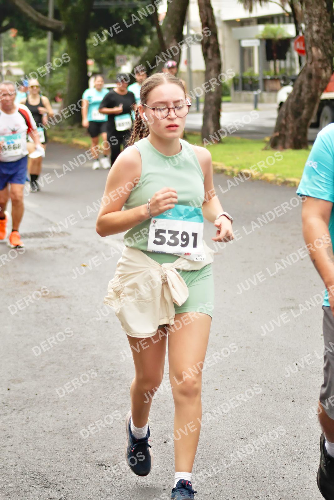 Foto del MEDIO MARATÓN ATLAS en Av. Patria, frente al Parque El Polvorín, Zapopan a las 08:56 · dorsal 5391