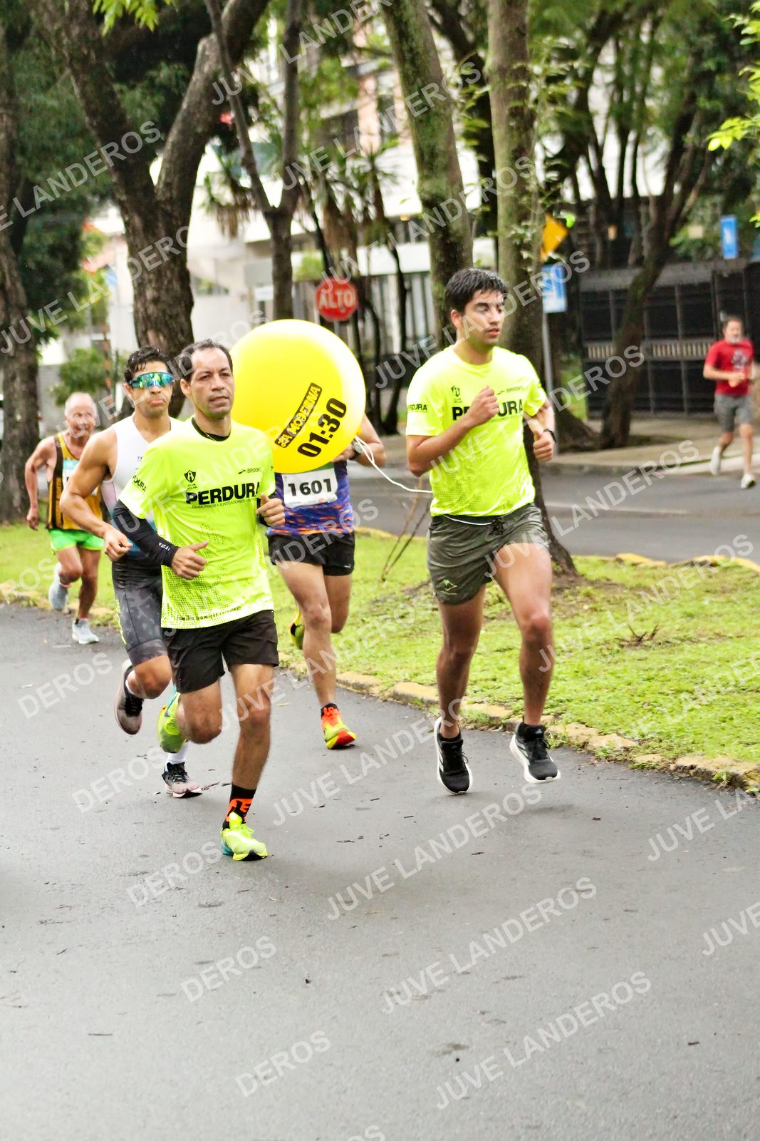 Foto del MEDIO MARATÓN ATLAS en Av. Patria, frente al Parque El Polvorín, Zapopan a las 08:04 · dorsal 1601