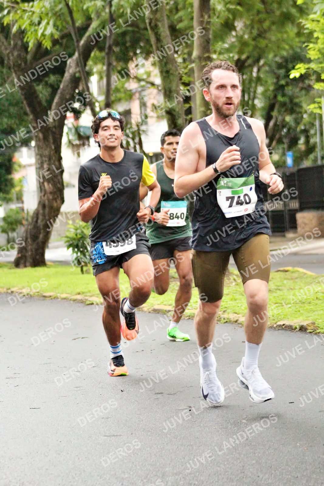 Foto del MEDIO MARATÓN ATLAS en Av. Patria, frente al Parque El Polvorín, Zapopan a las 08:01 · dorsal 840, 740