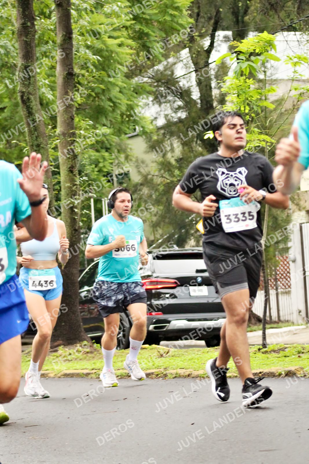 Foto del MEDIO MARATÓN ATLAS en Av. Patria, frente al Parque El Polvorín, Zapopan a las 08:27 · dorsal 3335, 4436