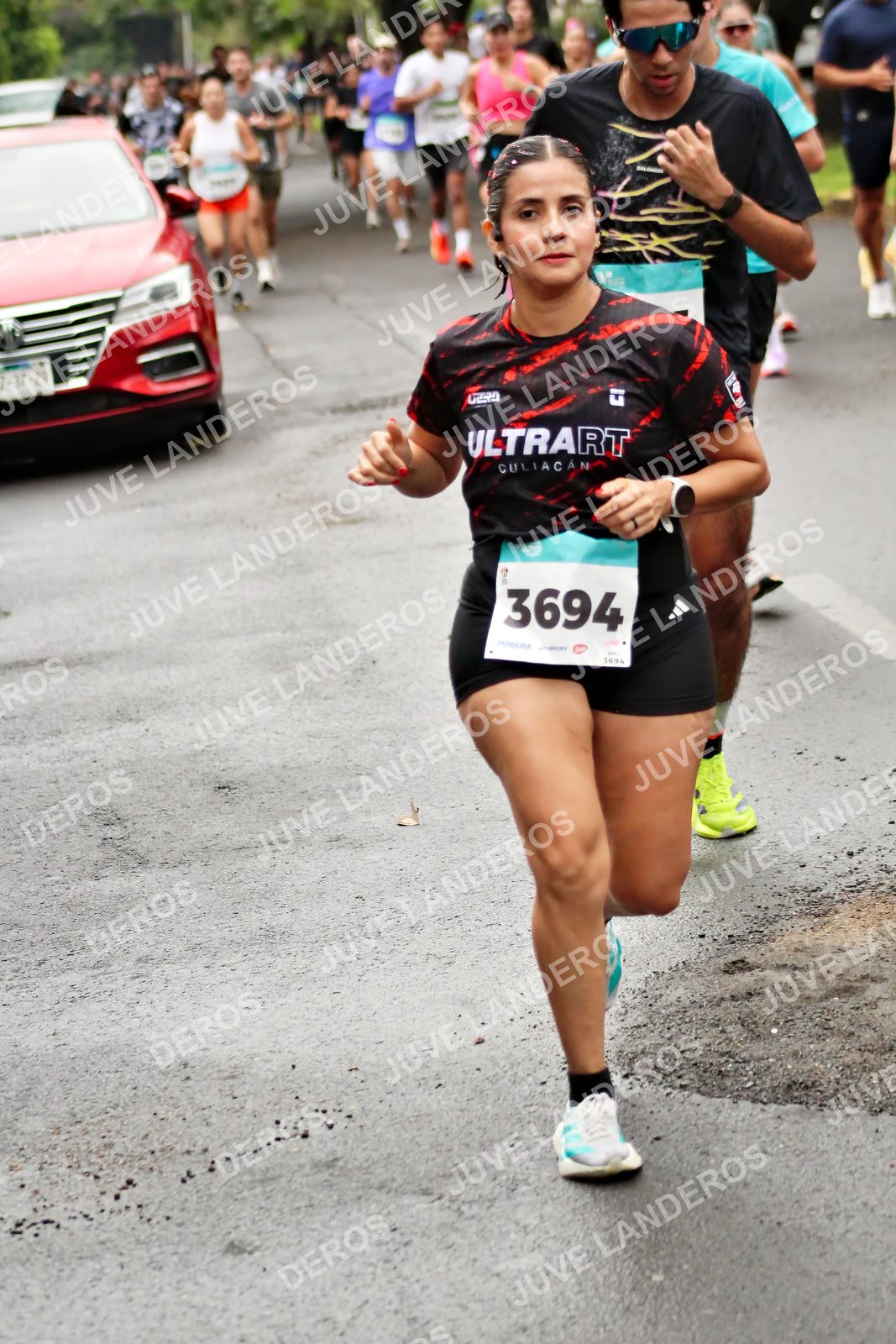 Foto del MEDIO MARATÓN ATLAS en Av. Patria, frente al Parque El Polvorín, Zapopan a las 08:18 · dorsal 3694