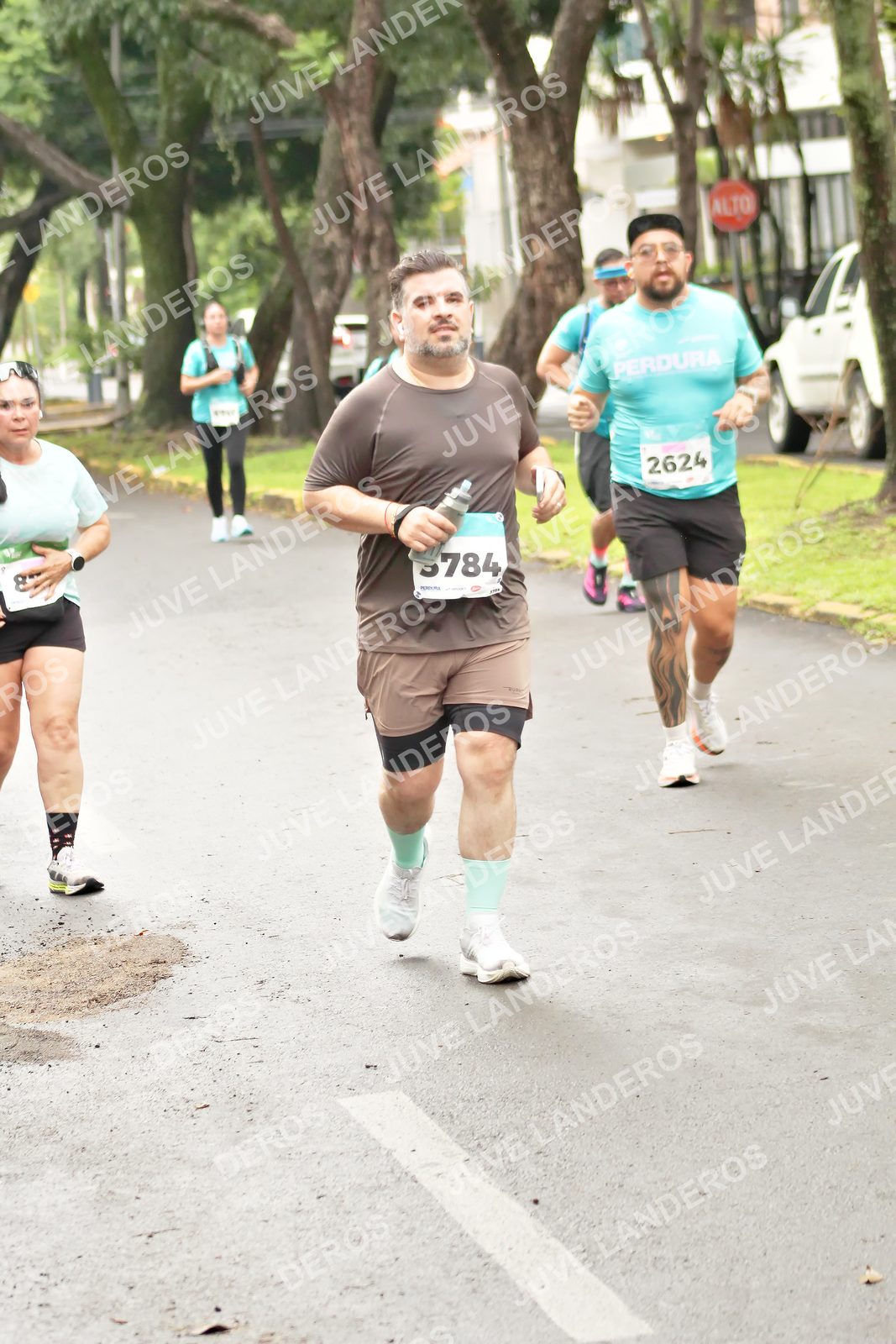 Foto del MEDIO MARATÓN ATLAS en Av. Patria, frente al Parque El Polvorín, Zapopan a las 08:57 · dorsal 2624