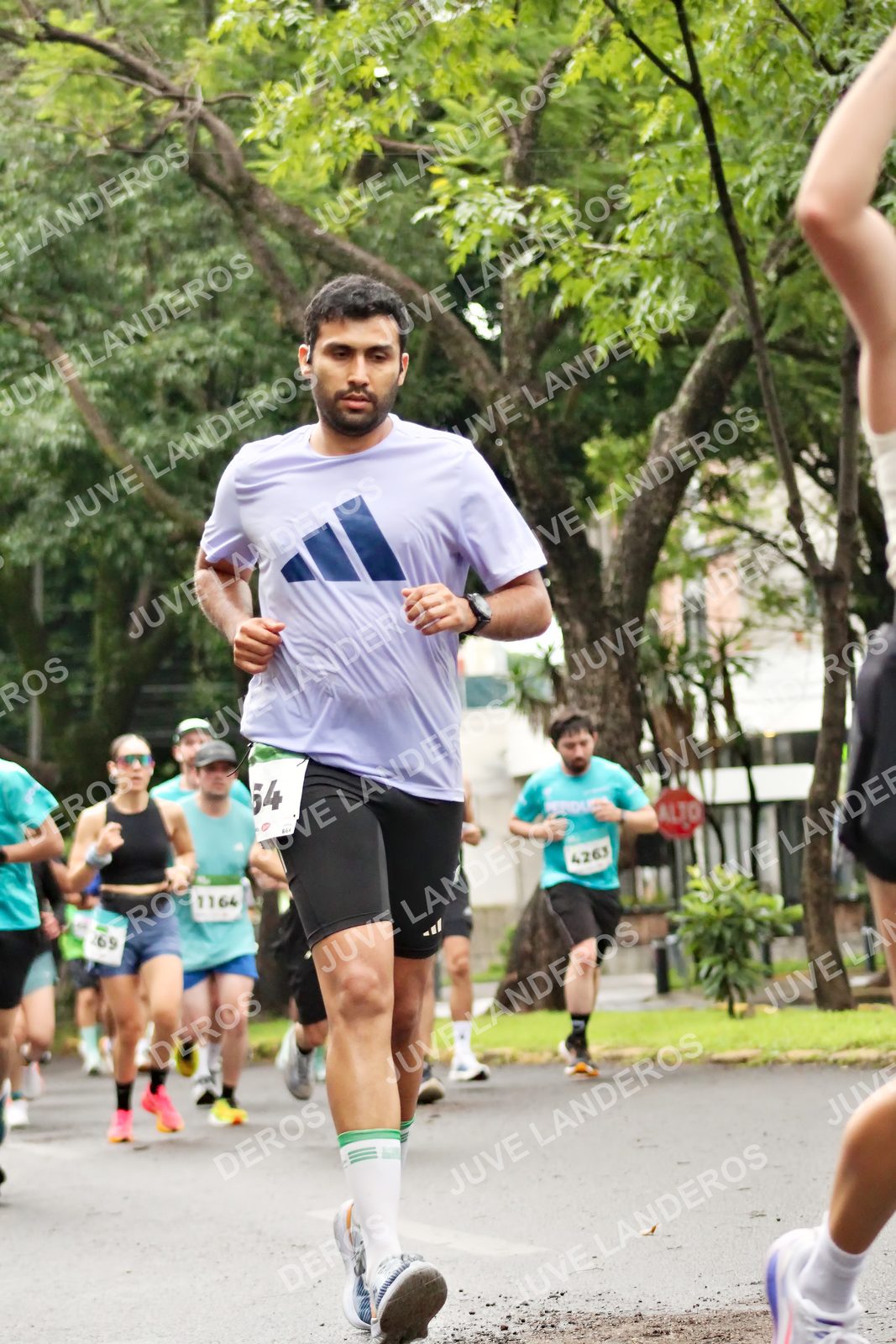 Foto del MEDIO MARATÓN ATLAS en Av. Patria, frente al Parque El Polvorín, Zapopan a las 08:25 · dorsal 4263, 1164