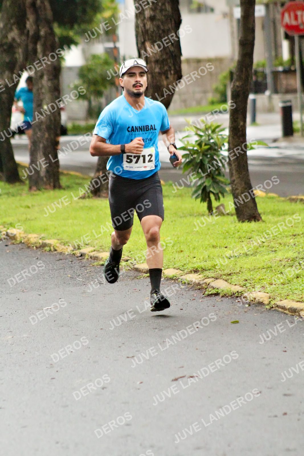 Foto del MEDIO MARATÓN ATLAS en Av. Patria, frente al Parque El Polvorín, Zapopan a las 07:57 · dorsal 5712