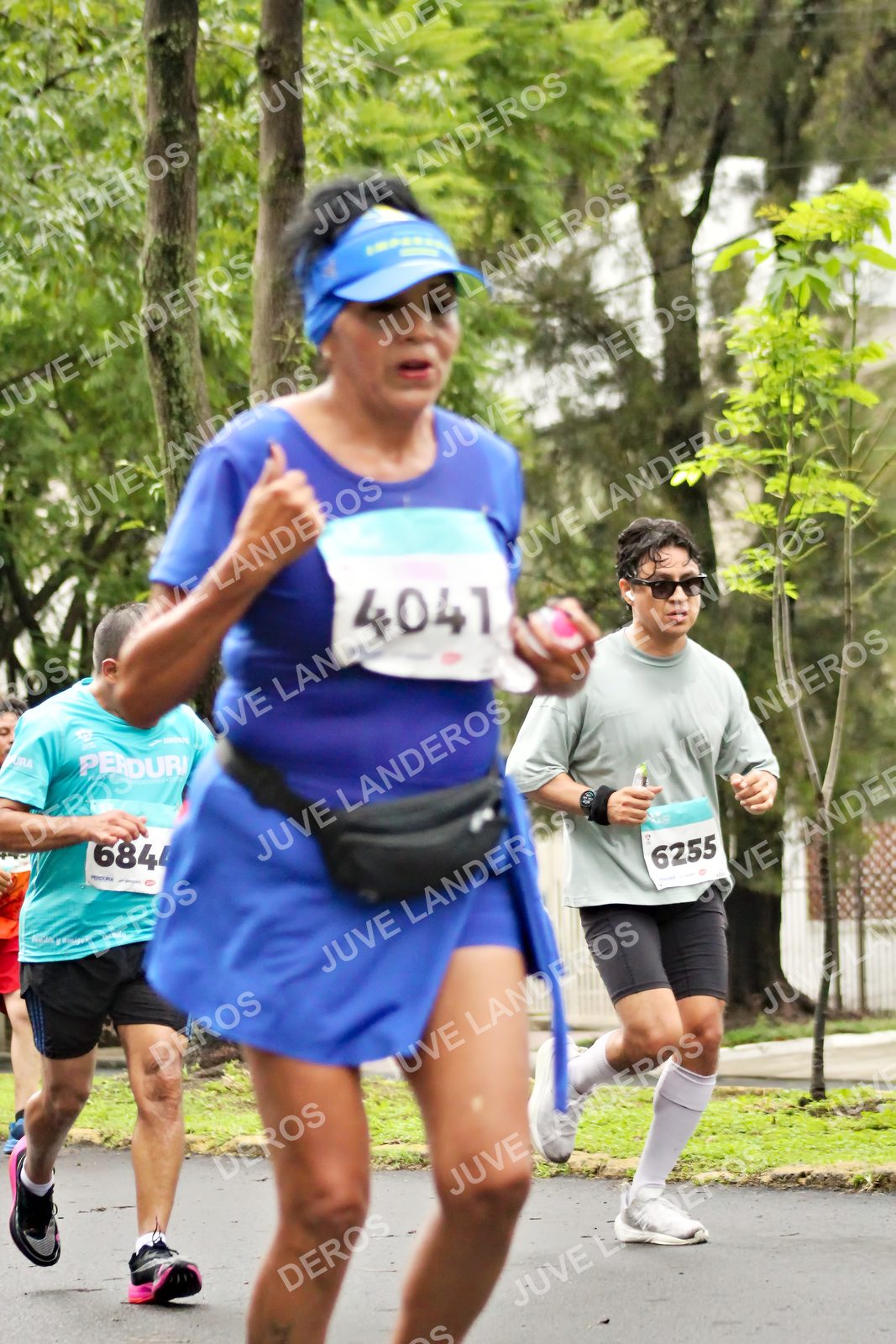 Foto del MEDIO MARATÓN ATLAS en Av. Patria, frente al Parque El Polvorín, Zapopan a las 08:23 · dorsal 4041, 6255