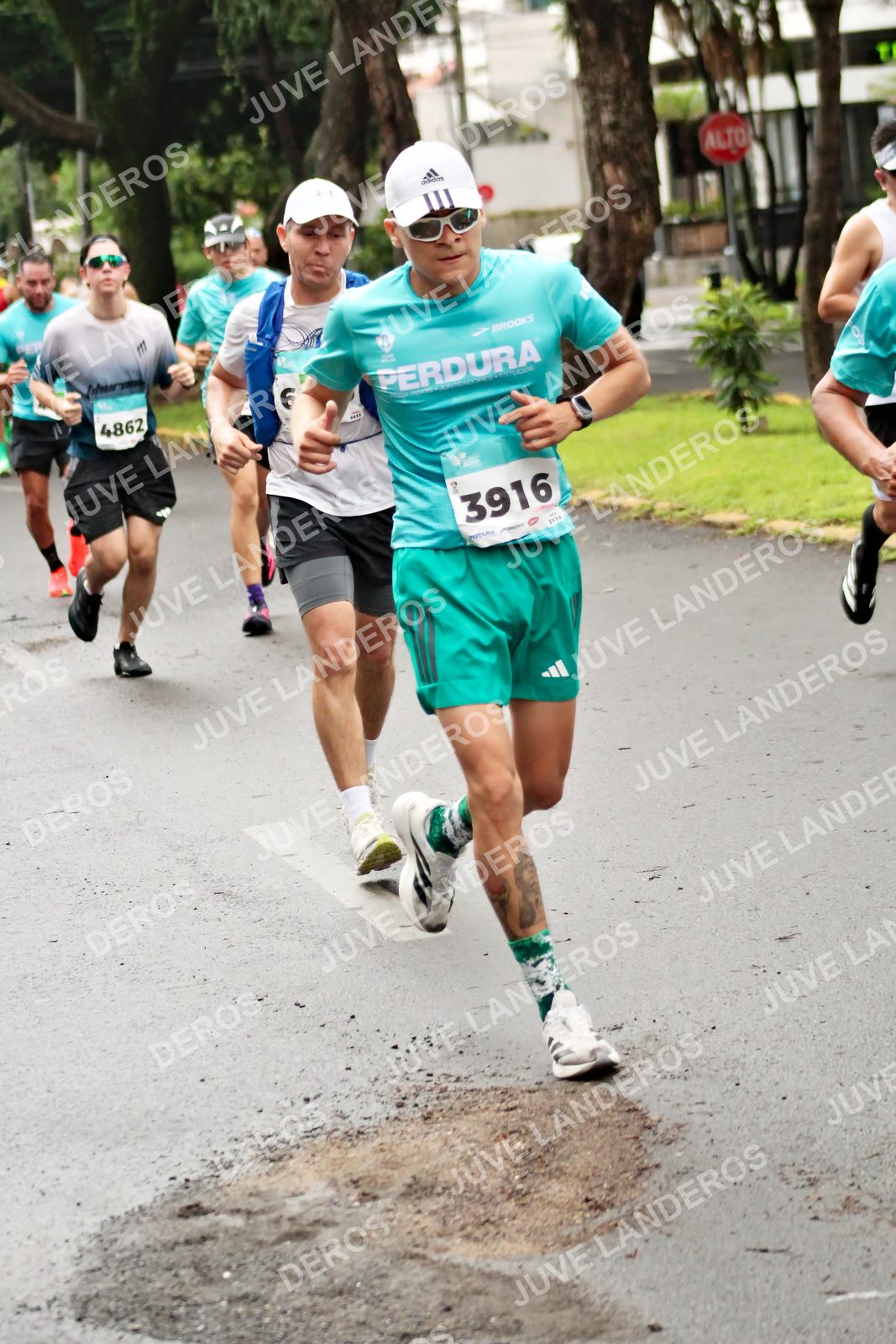 Foto del MEDIO MARATÓN ATLAS en Av. Patria, frente al Parque El Polvorín, Zapopan a las 08:17 · dorsal 3916, 6